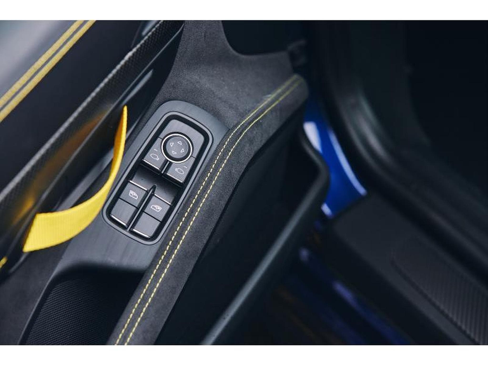 Porsche Cayman GT4 RS Weissach (2023) - Photo 5