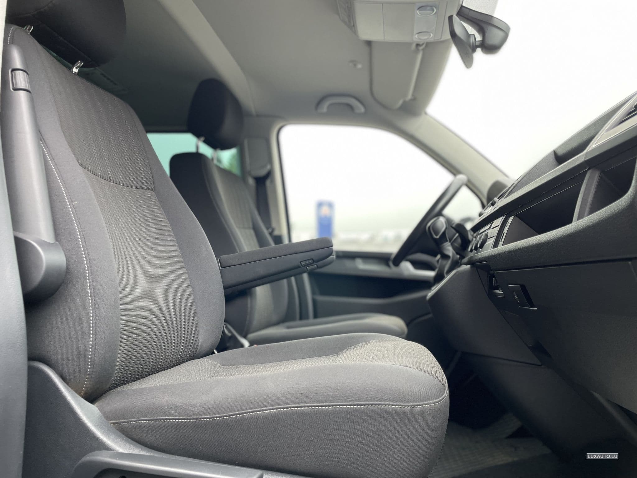 VW Caravelle 2.0 Tdi 204 Comfortline DSG 8 Places (2018) - Photo 4