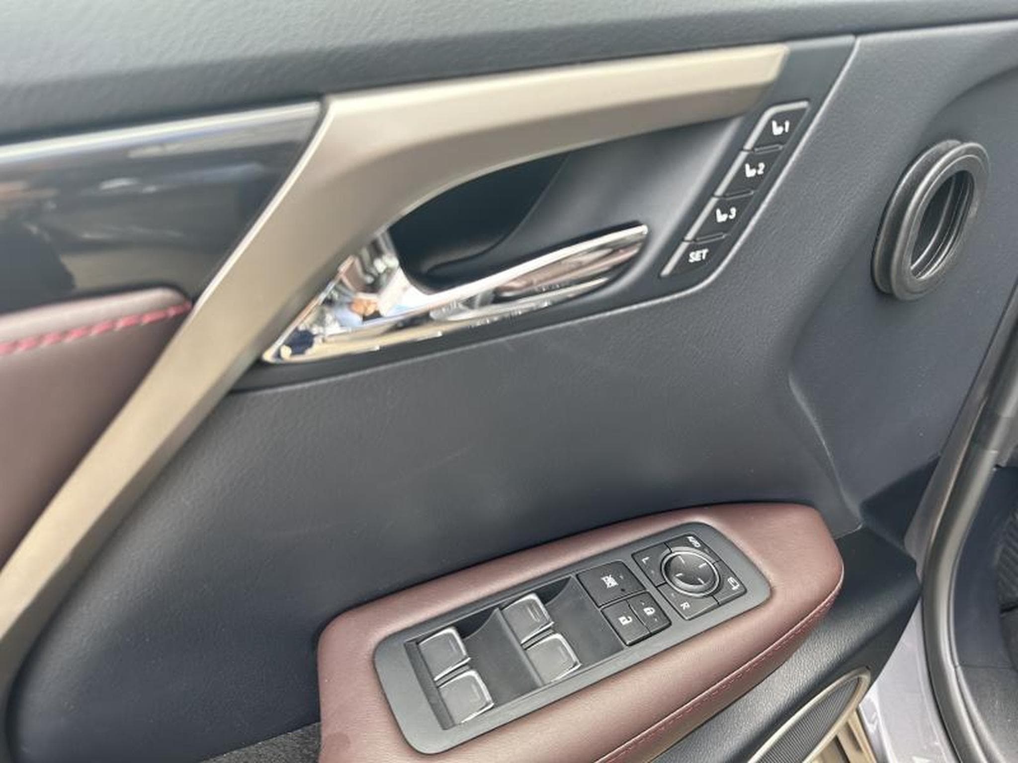 Lexus RX Executive Line (2022) - Photo 12