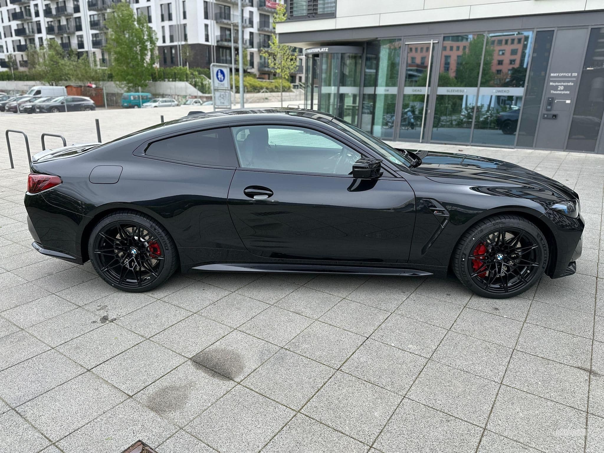 BMW M4 Competition Coupe mit M xDrive FACELIFT 2024 (2024) - Photo 6