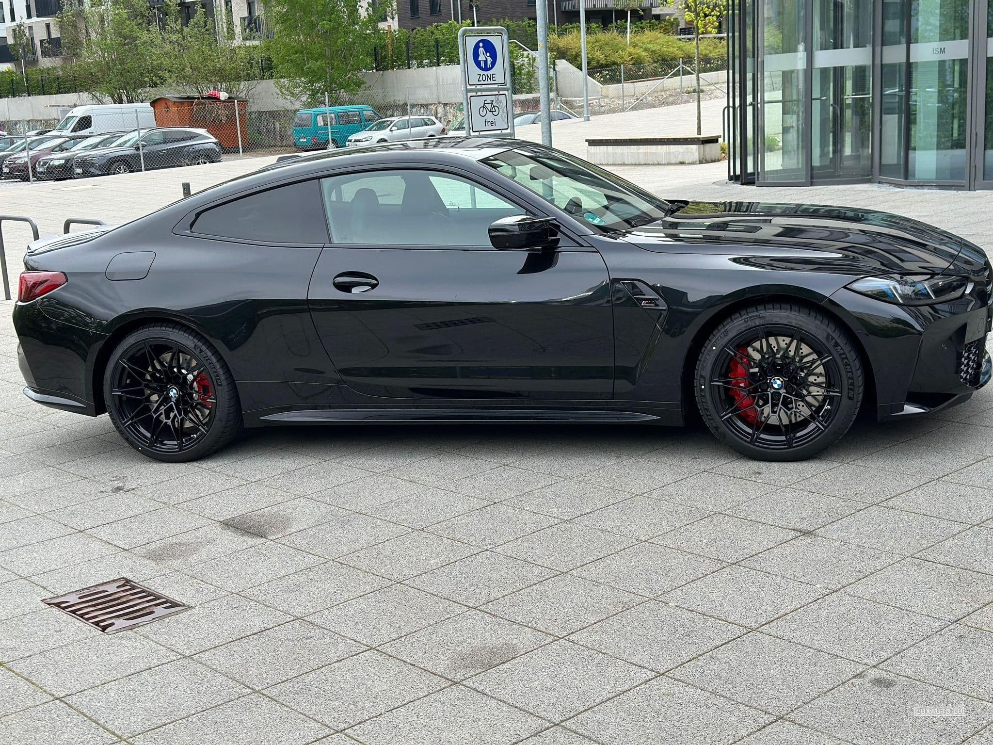 BMW M4 Competition Coupe mit M xDrive FACELIFT 2024 (2024) - Photo 7