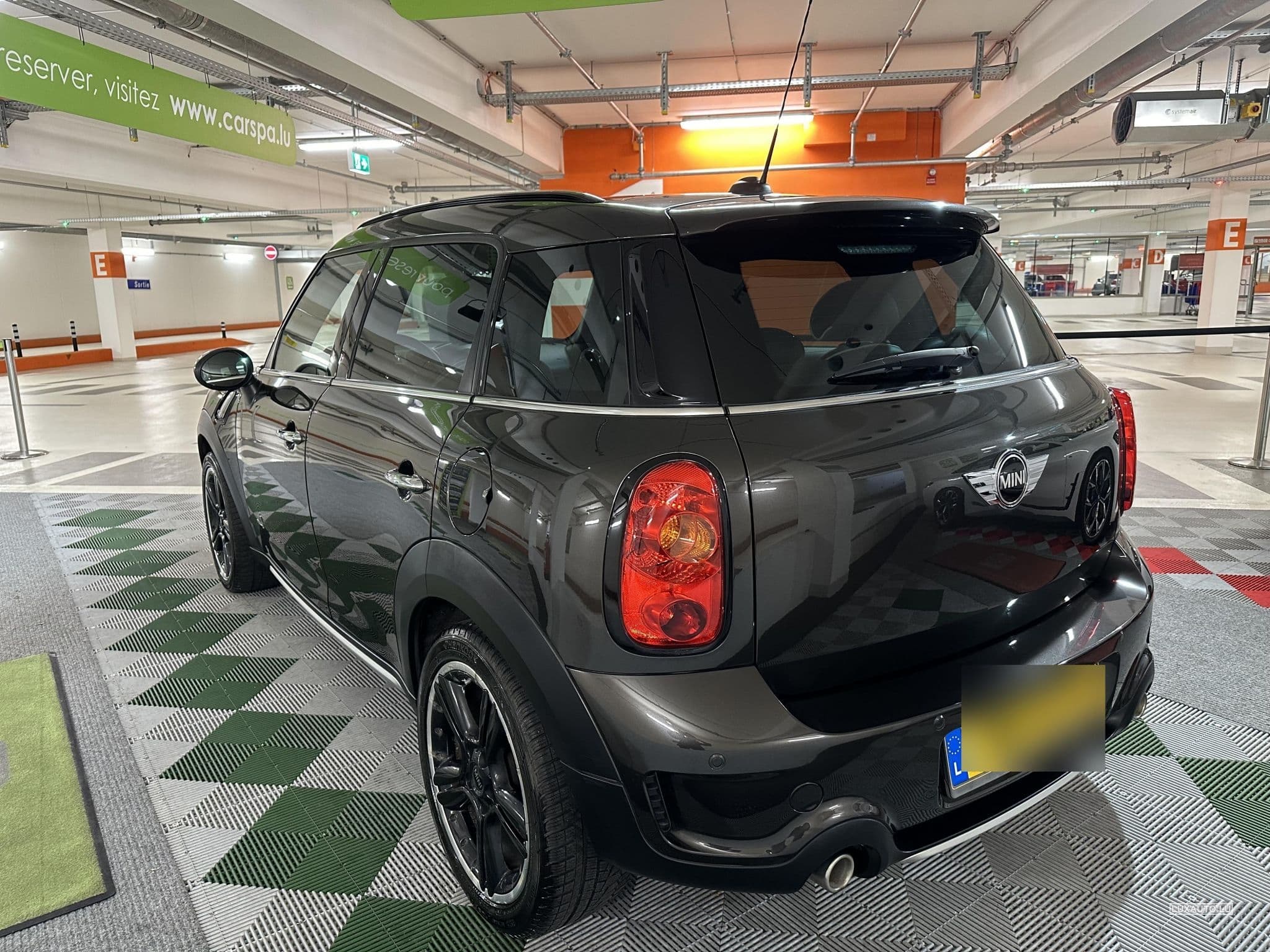 Mini Countryman COOPER SD 190 ALL4 (2016) - Photo 2