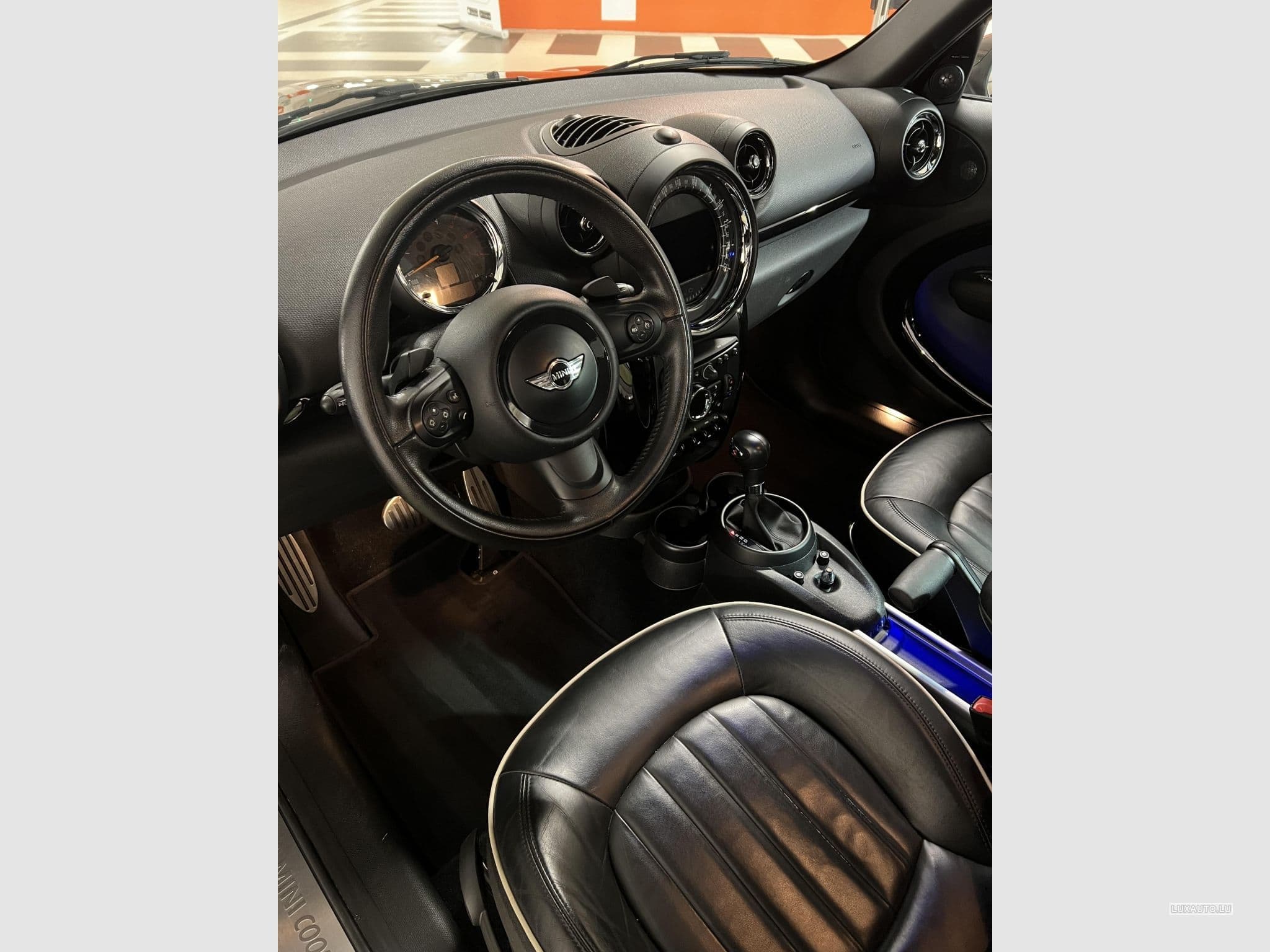 Mini Countryman COOPER SD 190 ALL4 (2016) - Photo 4