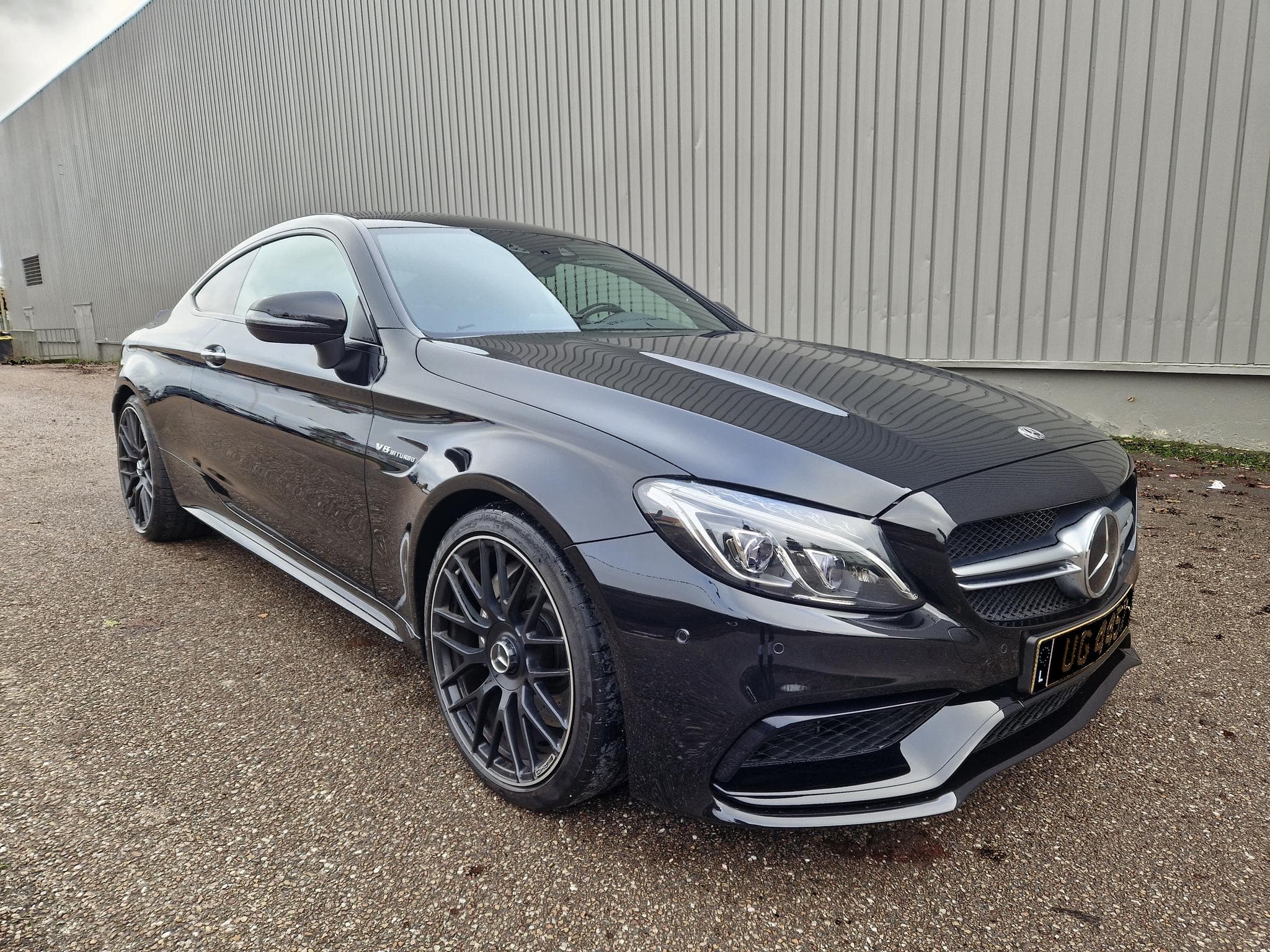 Mercedes C 63 AMG coupé C205, 476ch, 4.0 V8 bi-turbo, full black, speedshift 7 (2017) - Photo 1