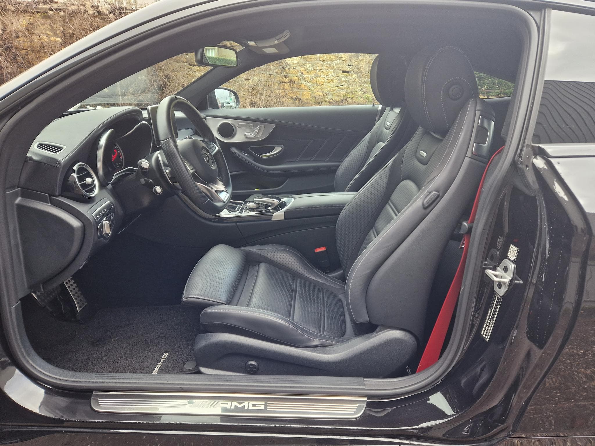 Mercedes C 63 AMG coupé C205, 476ch, 4.0 V8 bi-turbo, full black, speedshift 7 (2017) - Photo 10