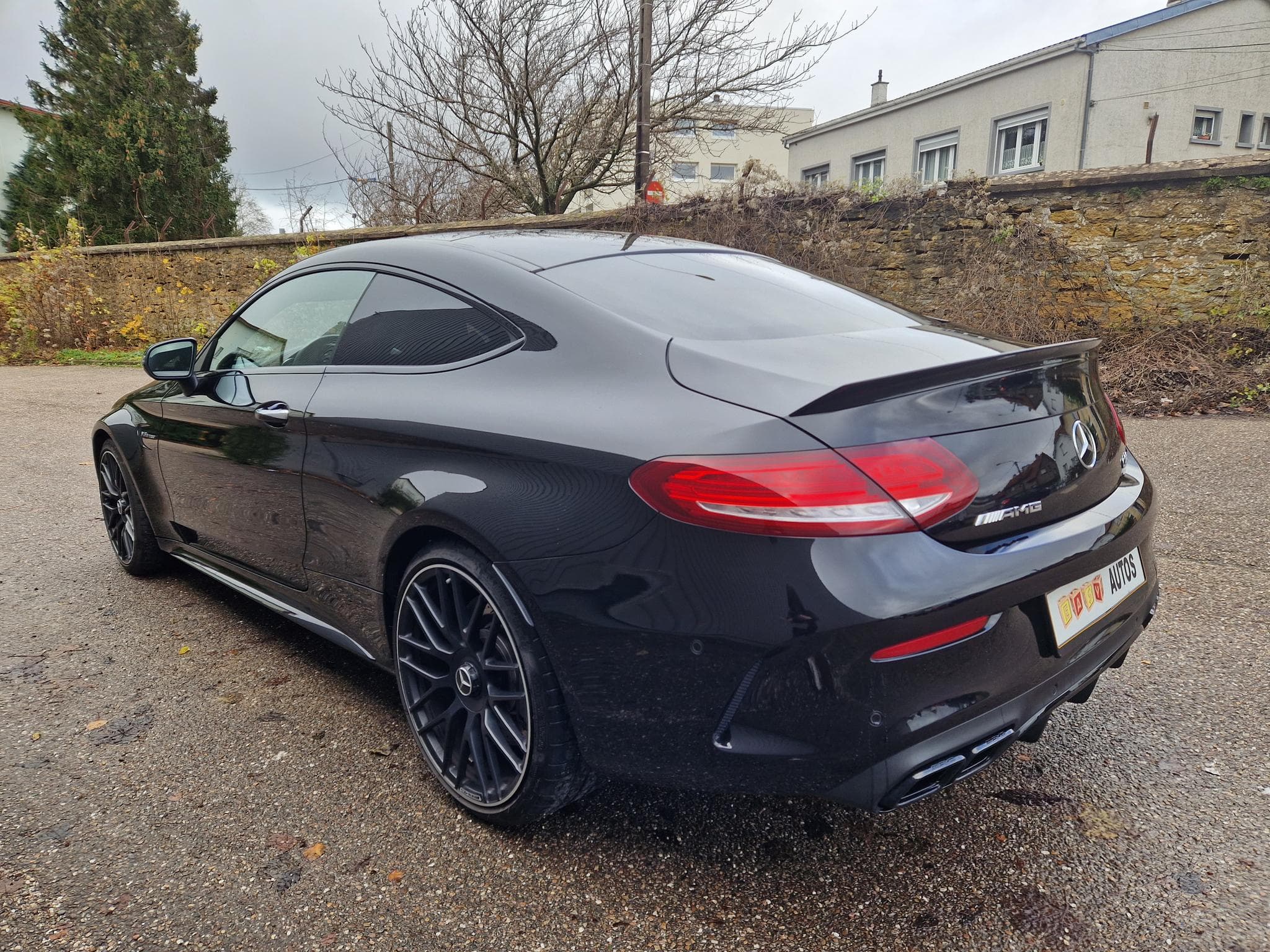 Mercedes C 63 AMG coupé C205, 476ch, 4.0 V8 bi-turbo, full black, speedshift 7 (2017) - Photo 4