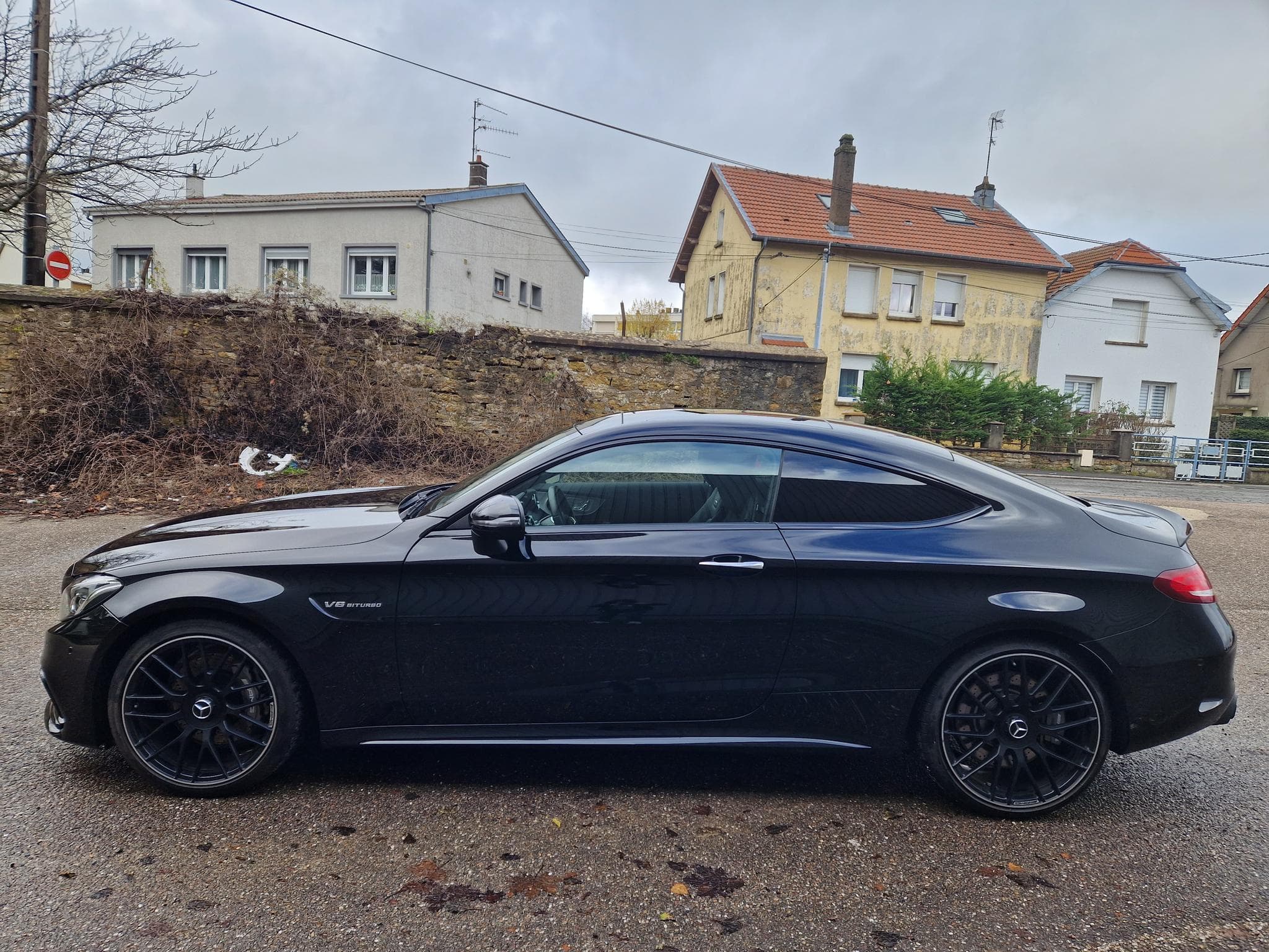 Mercedes C 63 AMG coupé C205, 476ch, 4.0 V8 bi-turbo, full black, speedshift 7 (2017) - Photo 5