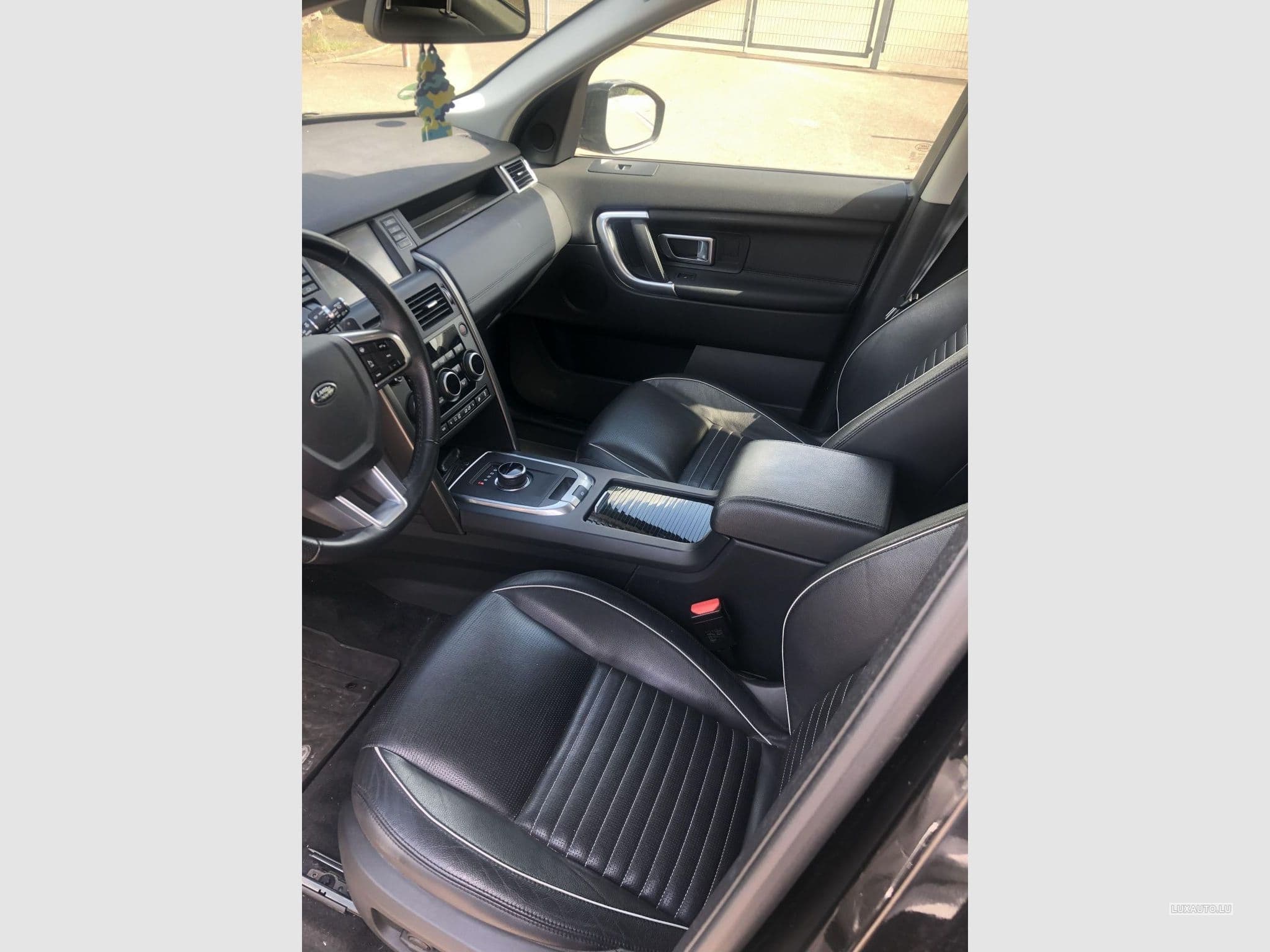 Land-Rover Discovery Sport SE (2018) - Photo 7