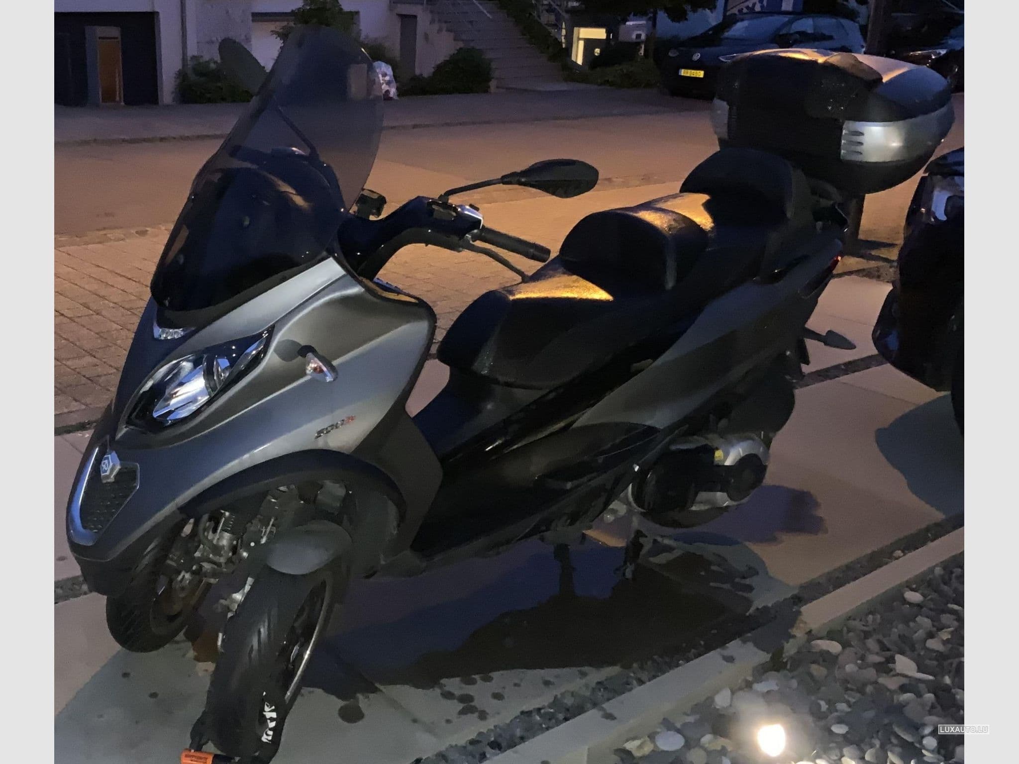 Piaggio MP3 MP3 LT 500ie Sport ABS ASR with matching top box / helmet bo (2016) - Photo 1