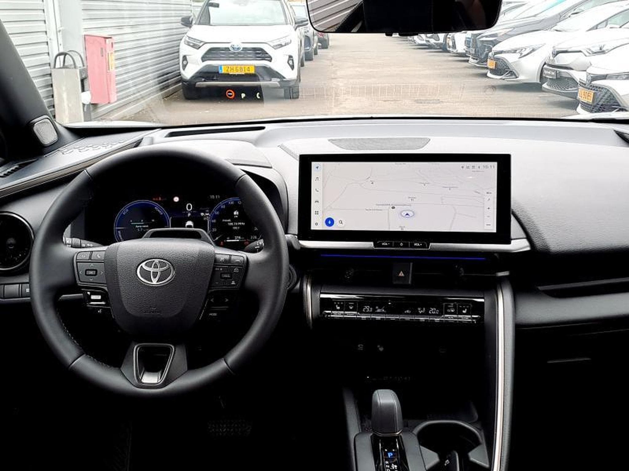 Toyota C-HR PREMIUM (2024) - Photo 10