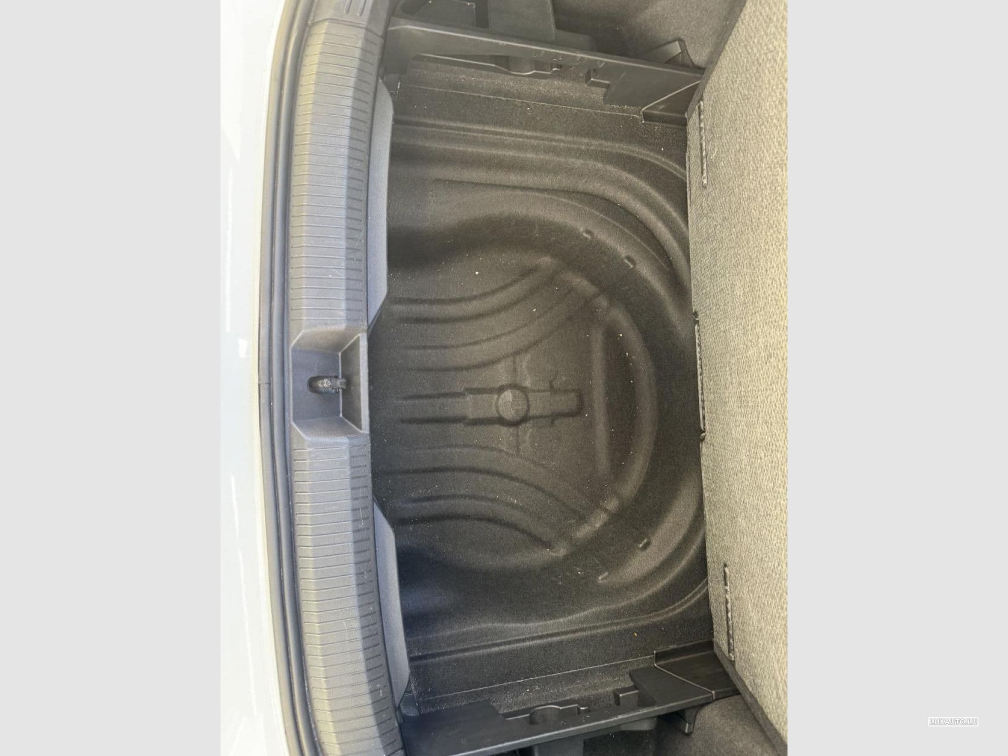 VW Golf 8 (2021) - Photo 9