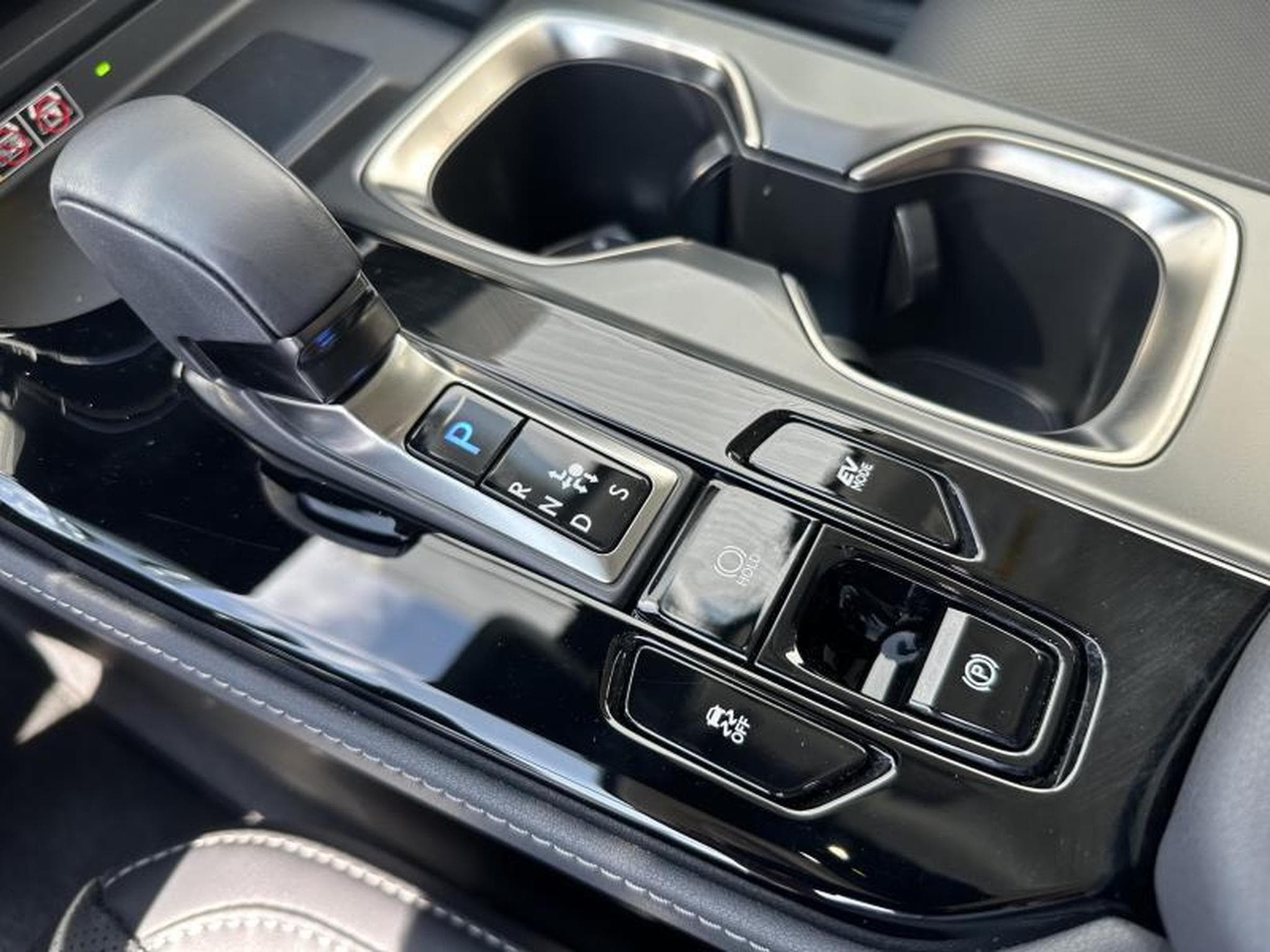 Lexus NX Business Line (2023) - Photo 16