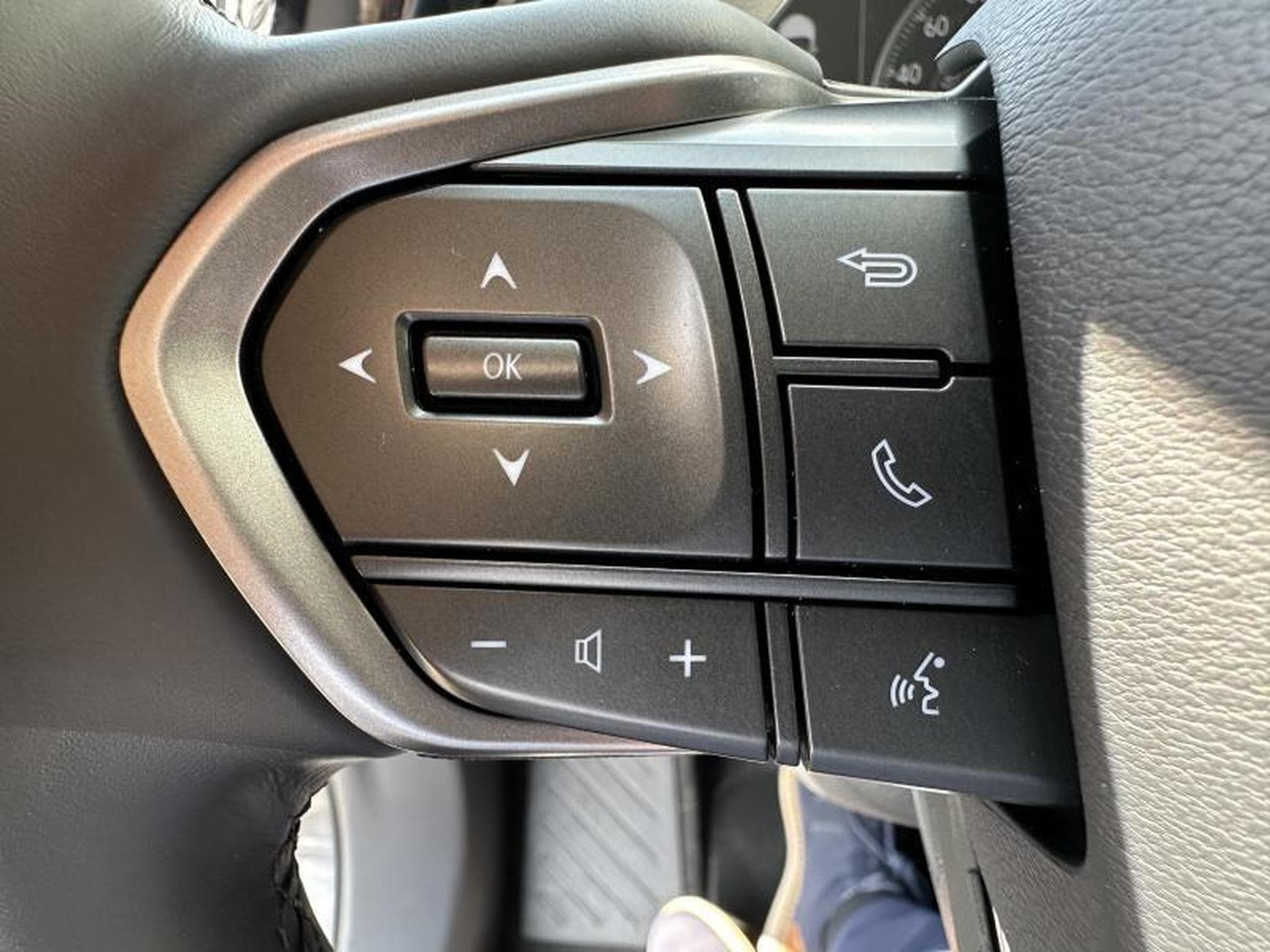 Lexus NX Business Line (2023) - Photo 23