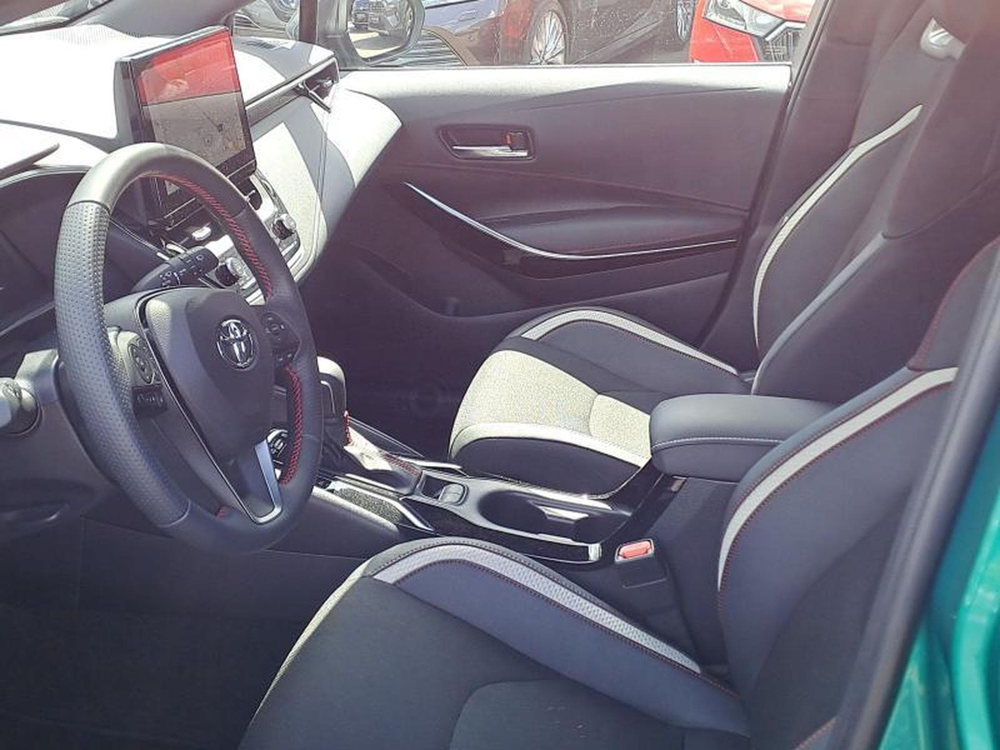 Toyota Corolla GR Sport (2024) - Photo 14