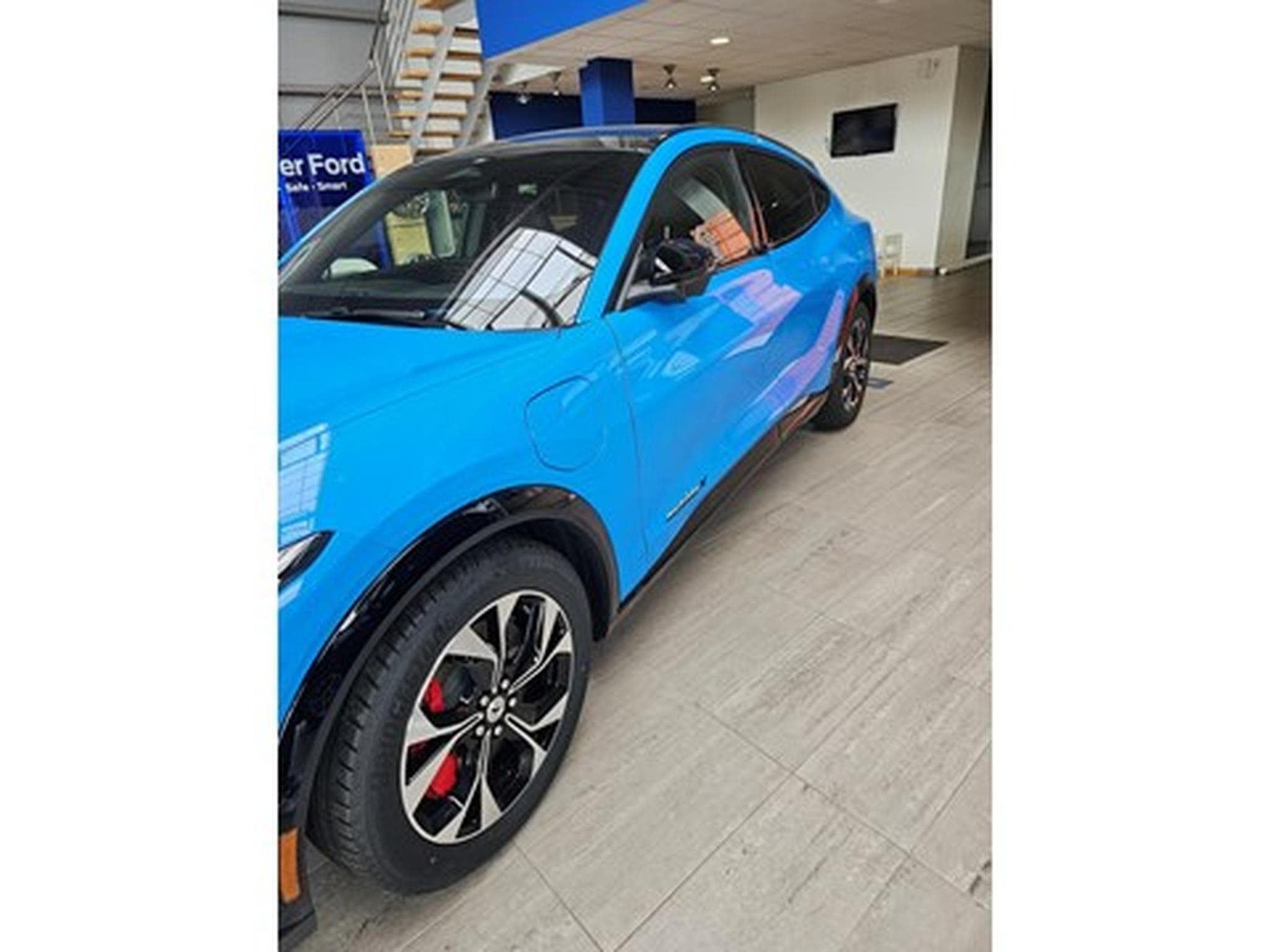 Ford Mustang Mach-E Premium AWD 99kWh Extended Range 351CV/258kW - A1 (2023) - Photo 2