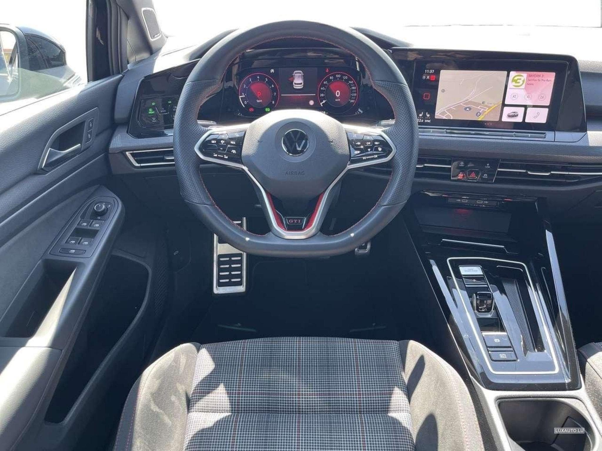 VW Golf GTI 2.0 TSI DSG (2022) - Photo 7