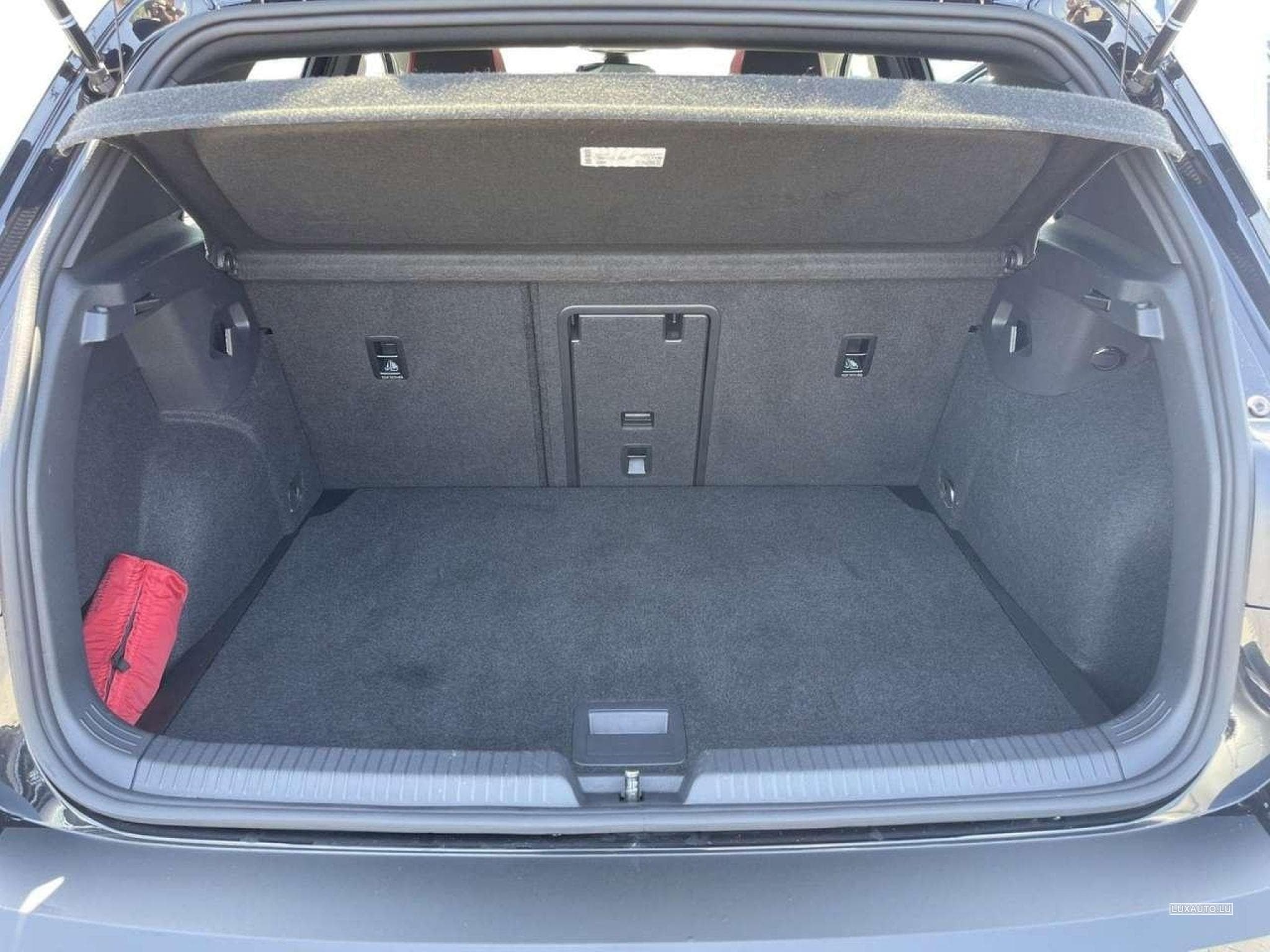 VW Golf GTI 2.0 TSI DSG (2022) - Photo 11