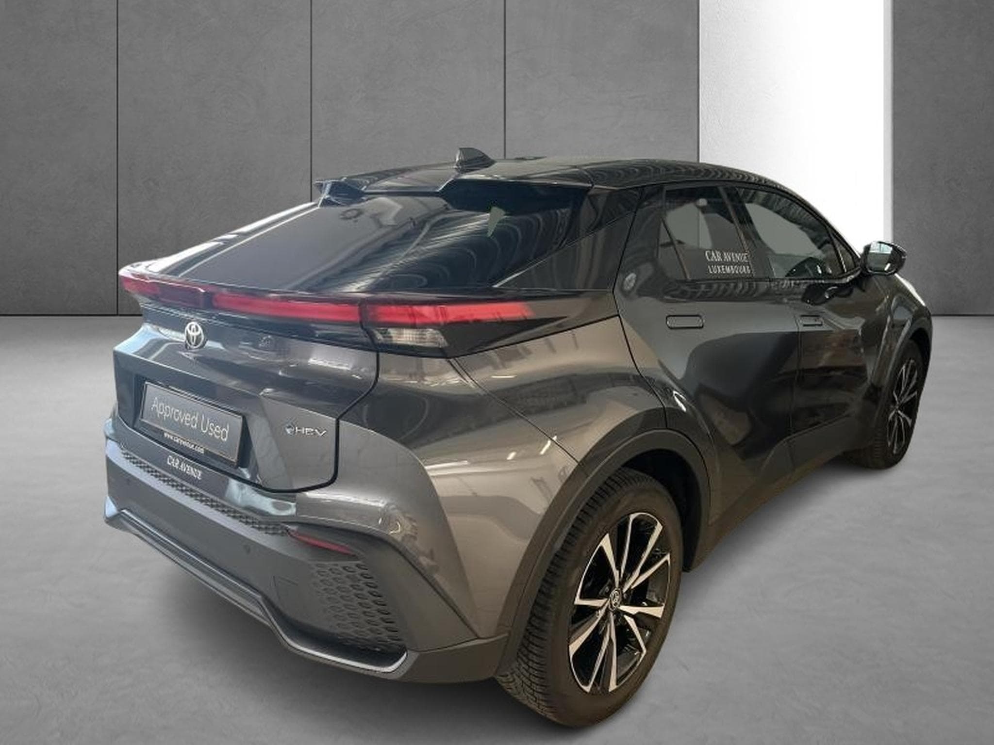Toyota C-HR Dynamic Plus Mono-Tone (2024) - Photo 18