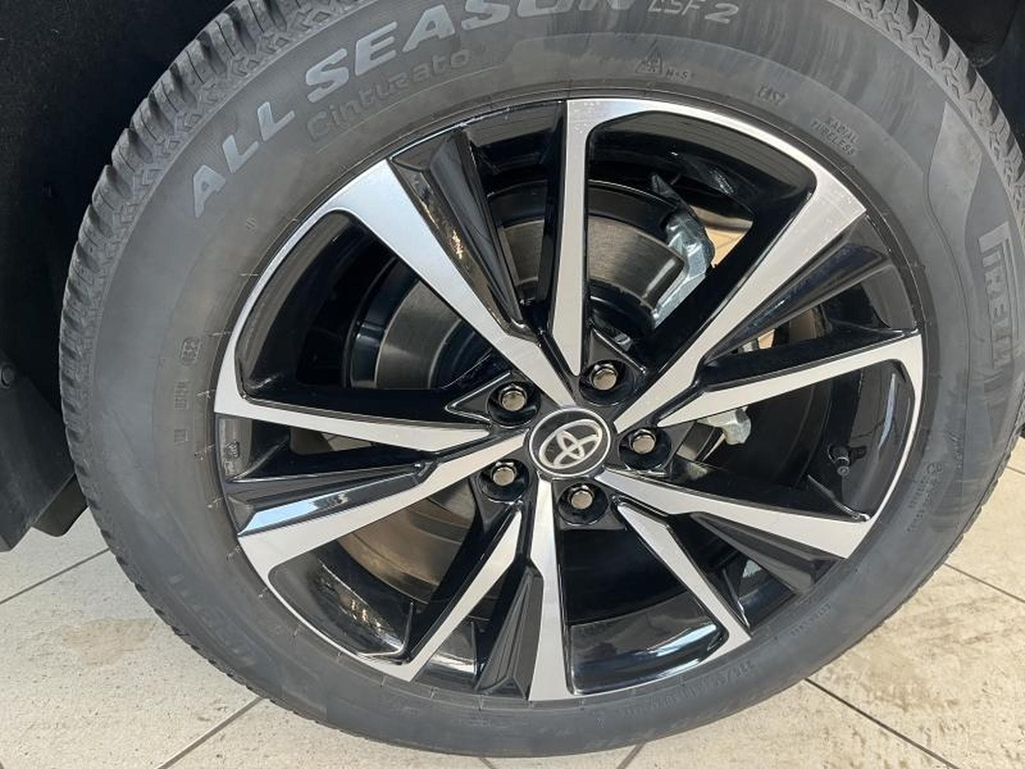 Toyota C-HR Dynamic Plus Mono-Tone (2024) - Photo 7