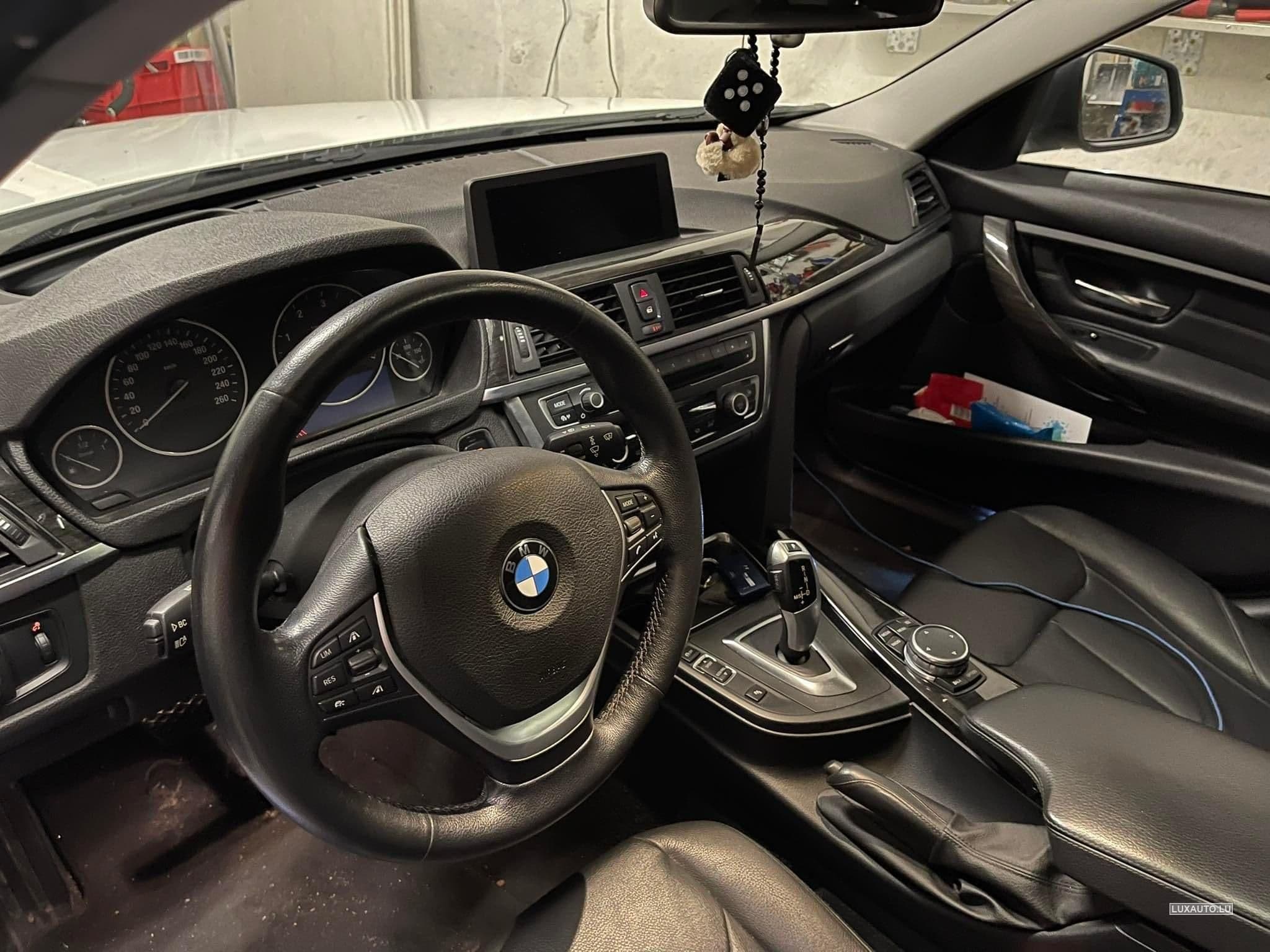 BMW 335 Luxury (2015) - Photo 2