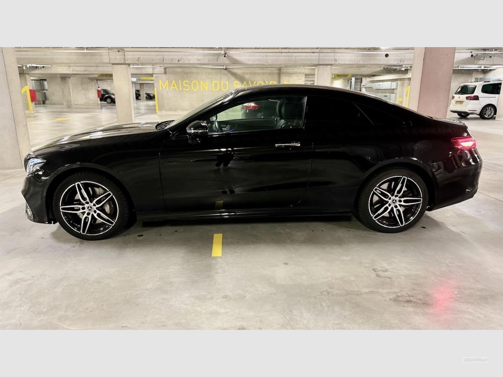 Mercedes E 450 M.CLASSE E COUPE 450 367CH AMG LINE 4MAT (2019) - Photo 3