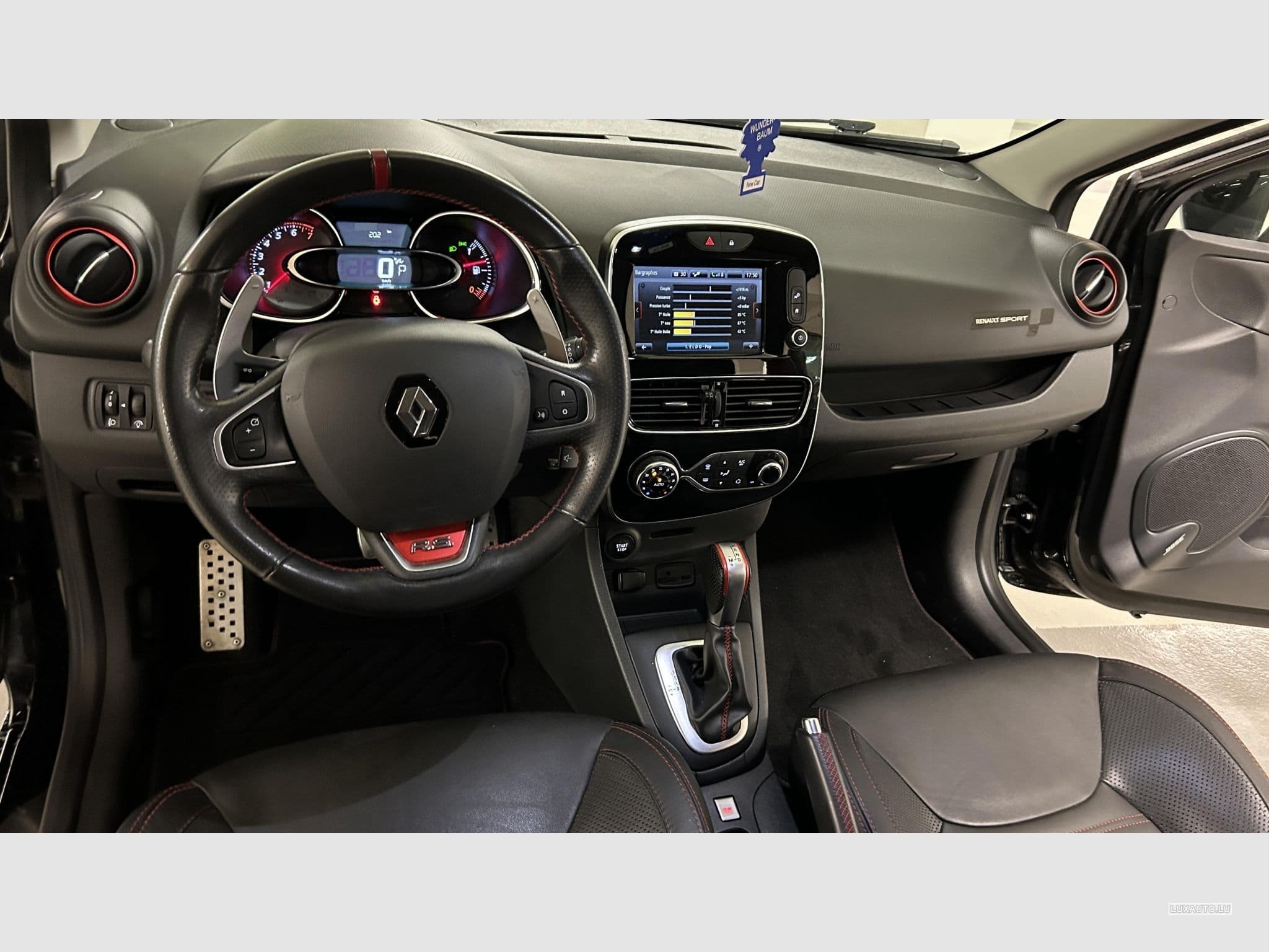 Renault Clio 4 RS TROPHY 220 AKRAPOVIC (2017) - Photo 7