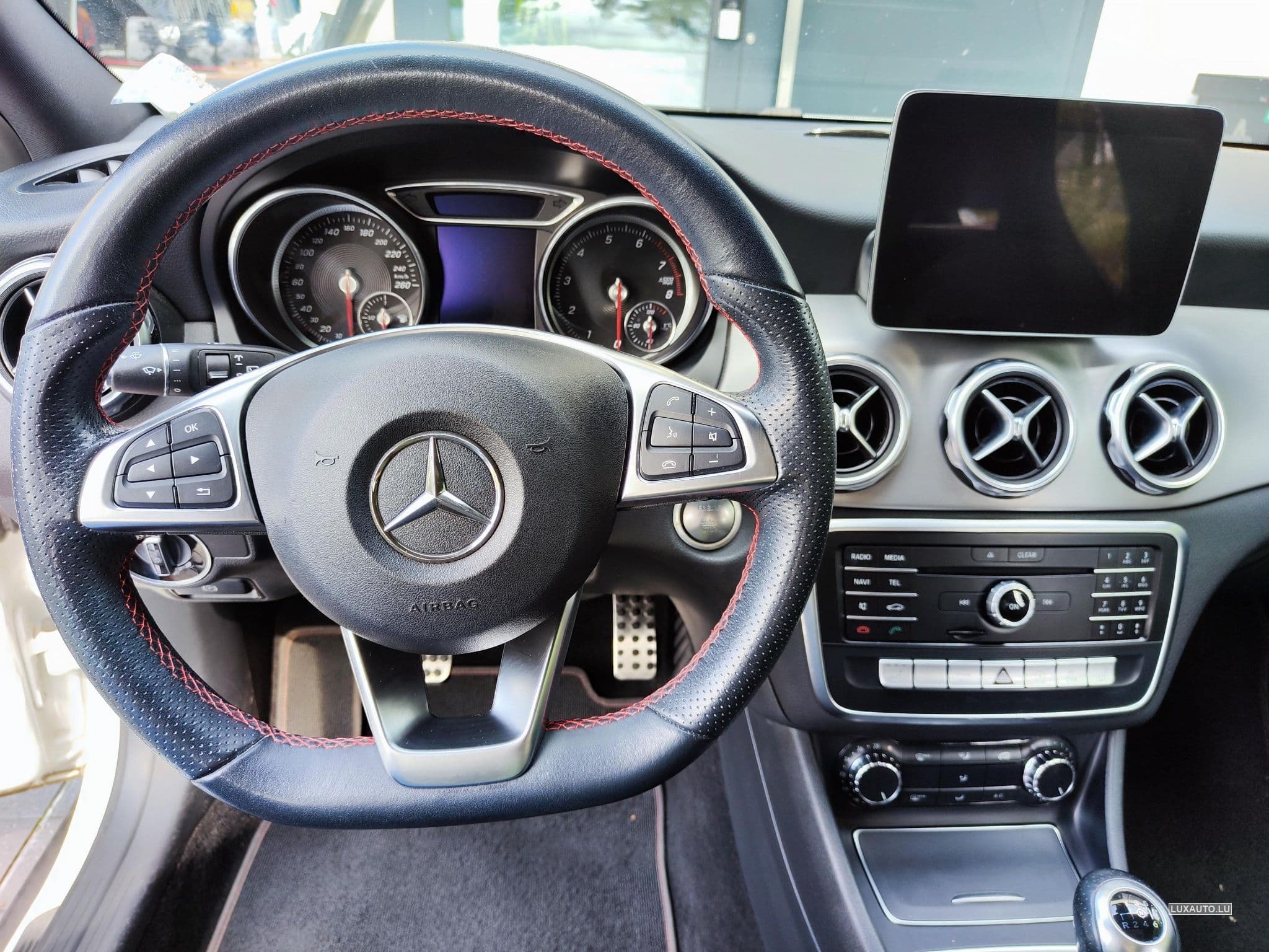Mercedes GLA 180 AMG Line / night edition (2018) - Photo 8