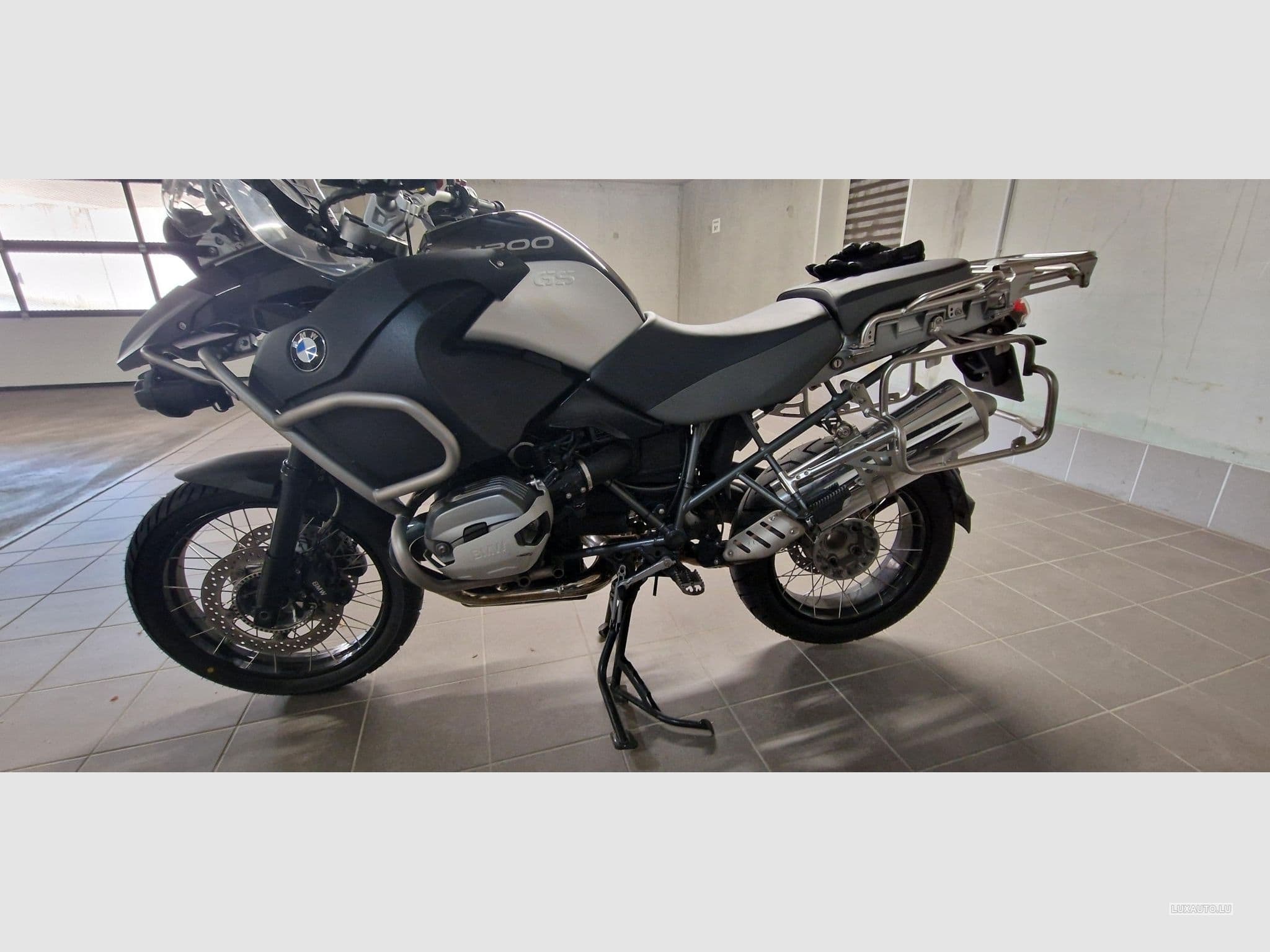 BMW R Triple Black (2012) - Photo 2