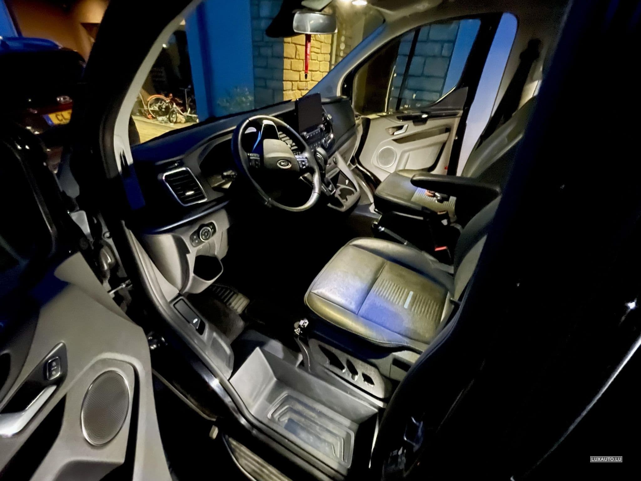 Ford Tourneo Custom (2021) - Photo 6