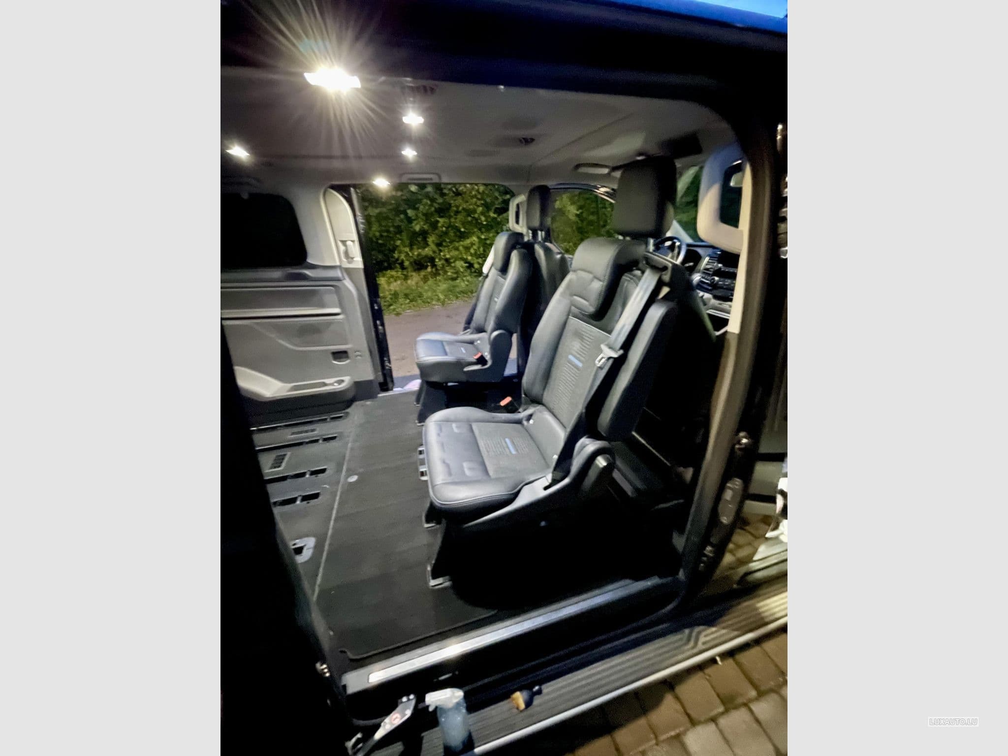 Ford Tourneo Custom (2021) - Photo 8
