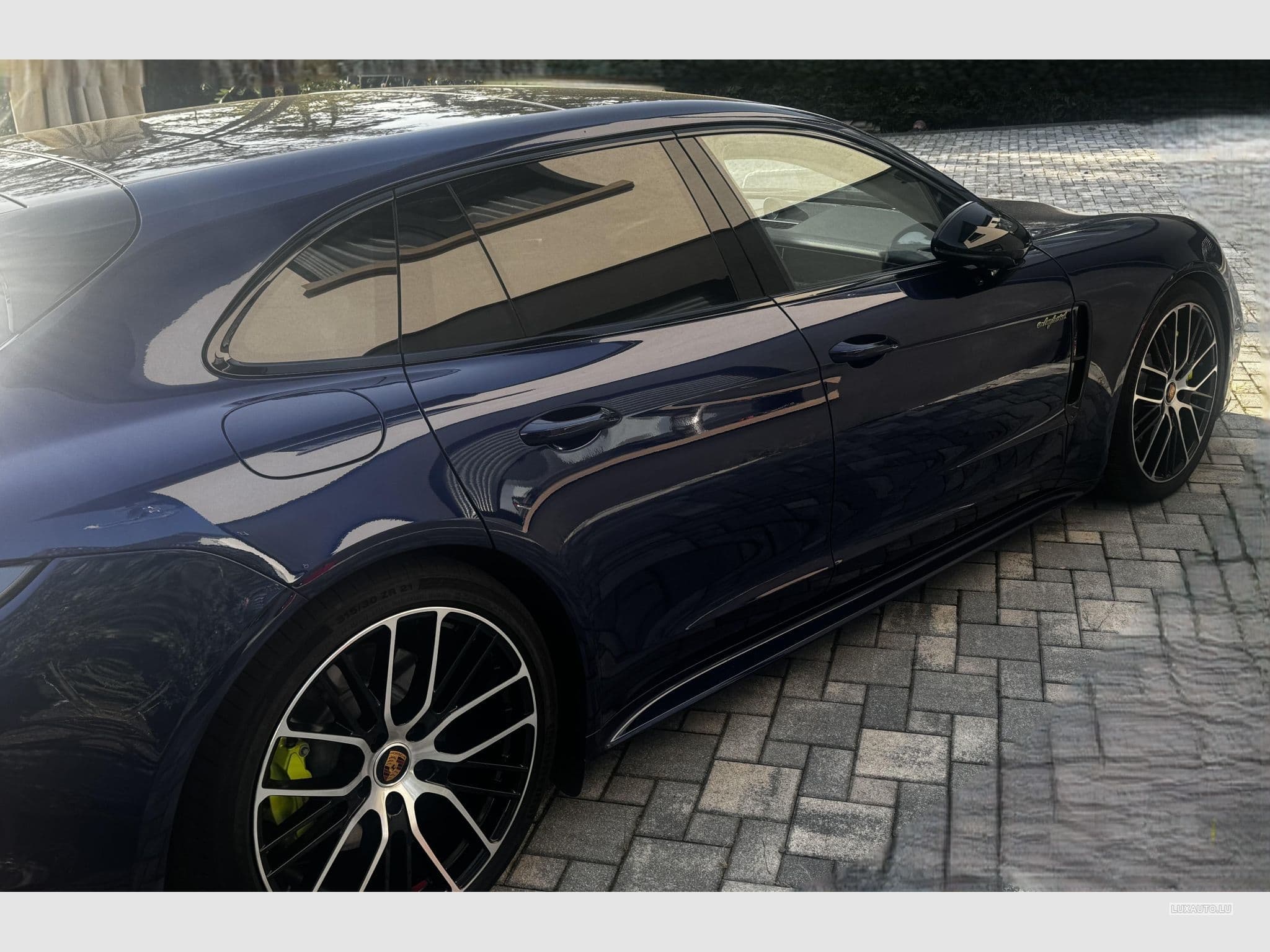 Porsche Panamera Porsche Panamera 4 E-Hybrid Sport Turismo (2023) - Photo 2