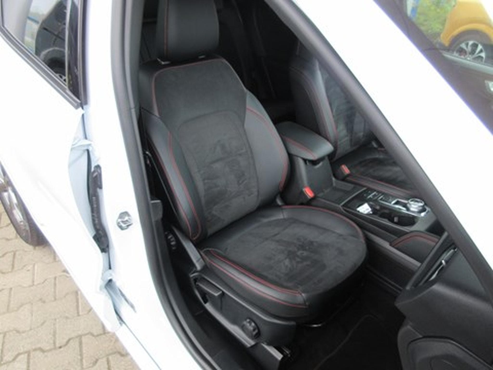 Ford Kuga ST-Line X 2.5i FHEV 190ch/140kW - HF45 Auto AWD (2022) - Photo 5