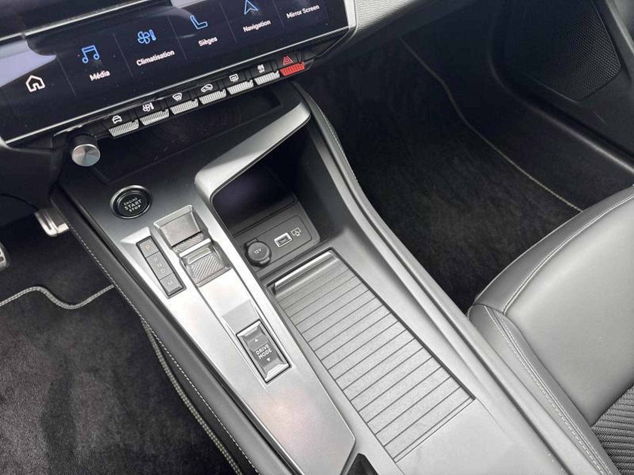 Peugeot 308 III GT (2021) - Photo 19