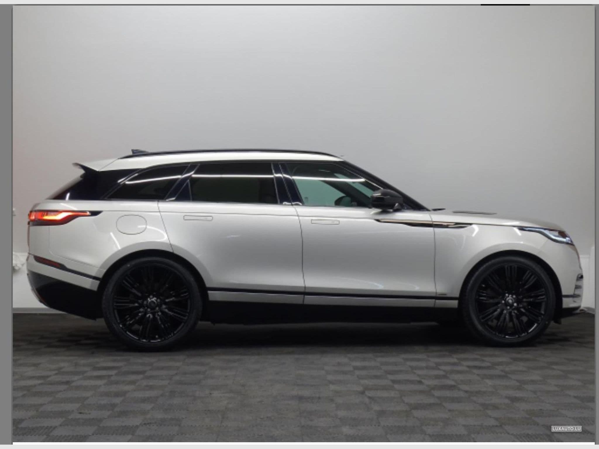 Land-Rover Range Rover Velar R Dynamique SE D300 (2018) - Photo 1