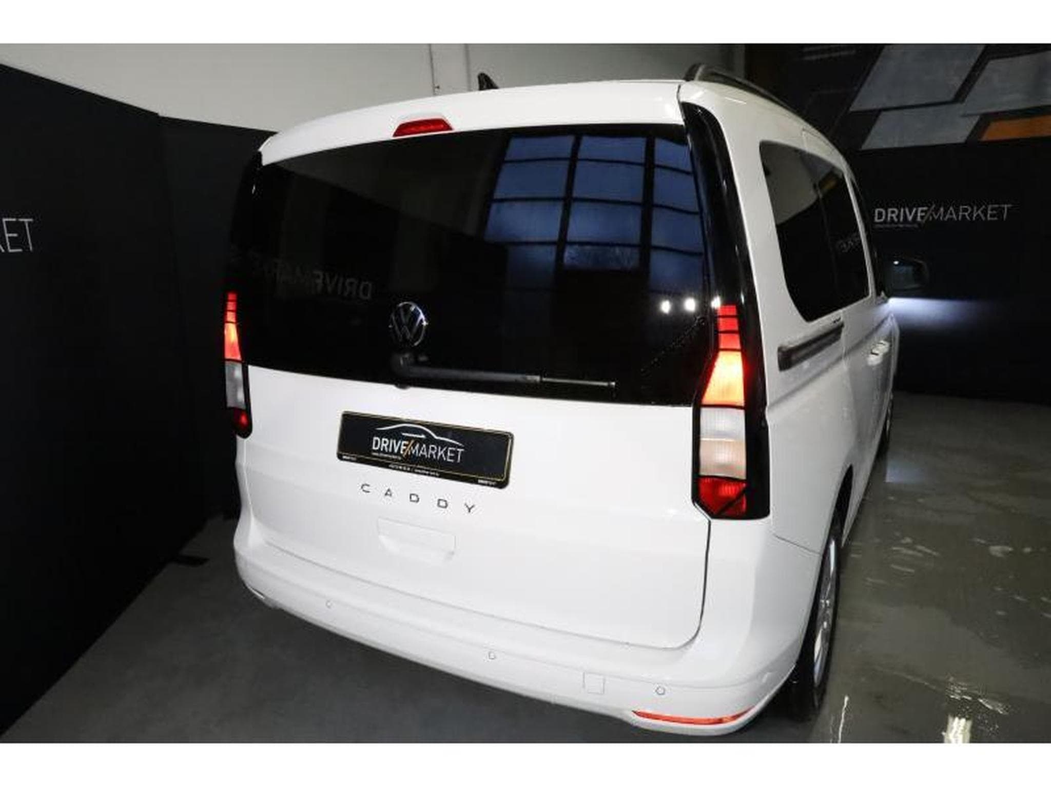 VW Caddy Life (2024) - Photo 13