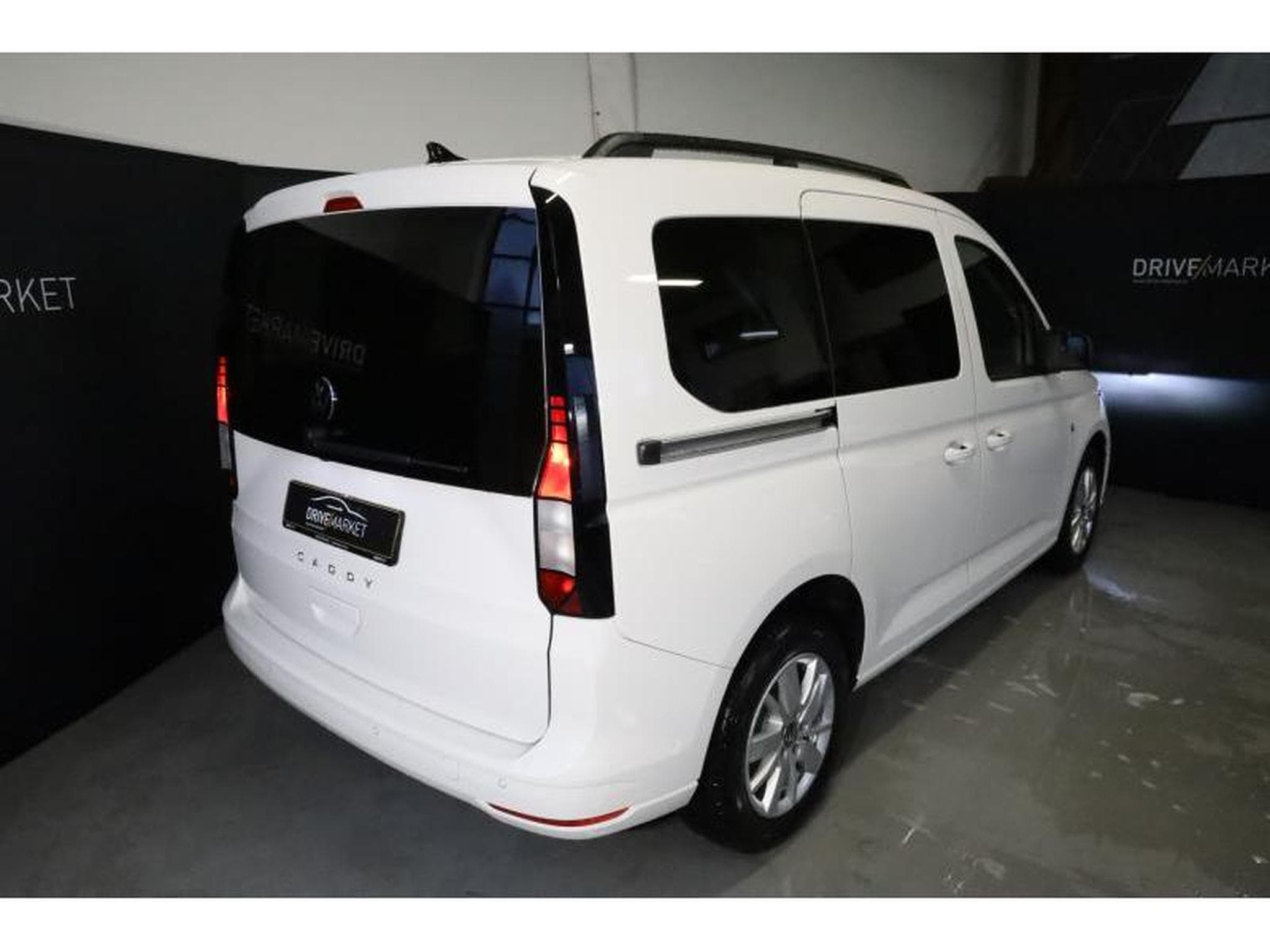 VW Caddy Life (2024) - Photo 3