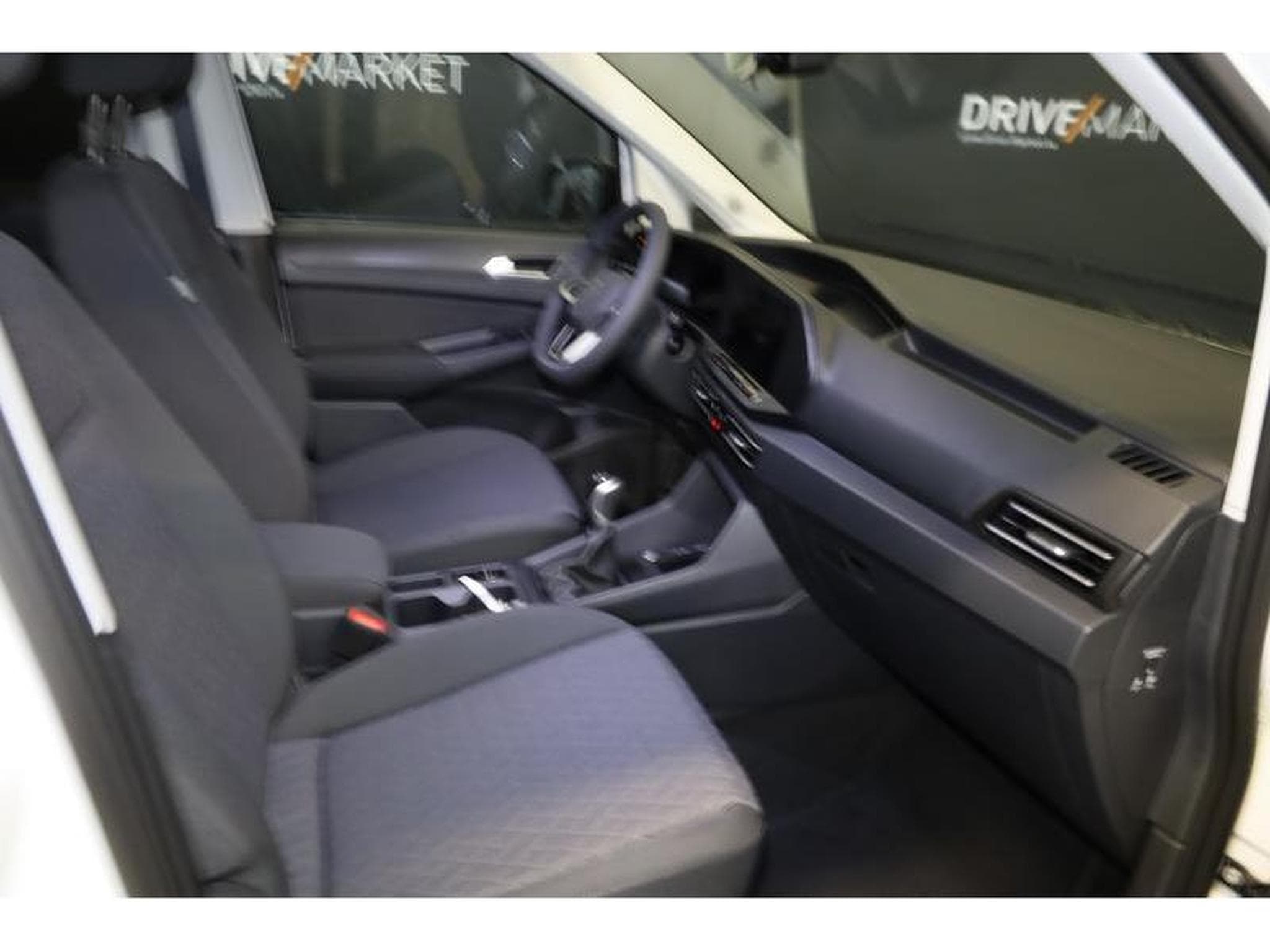 VW Caddy Life (2024) - Photo 7