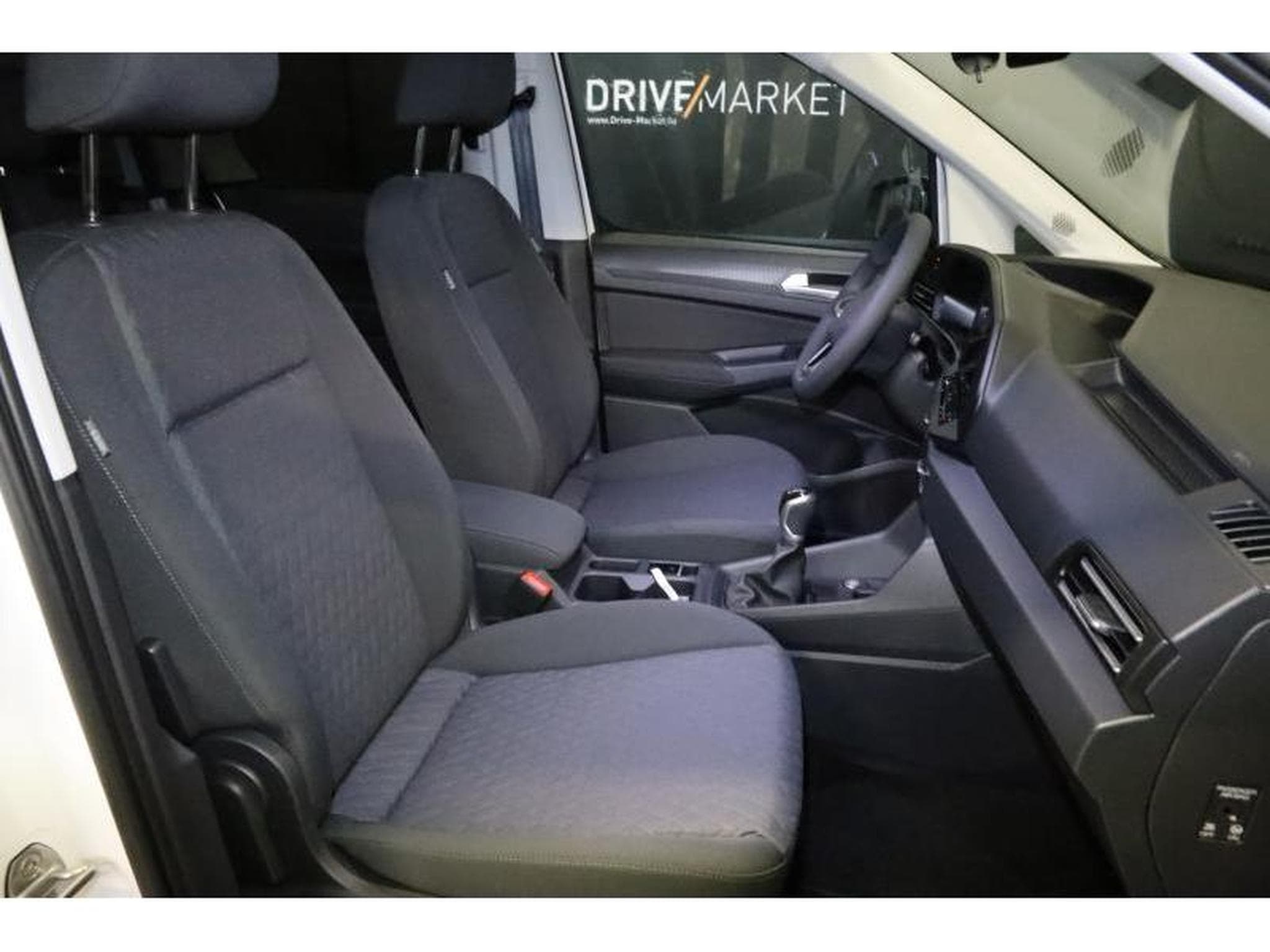 VW Caddy Life (2024) - Photo 8