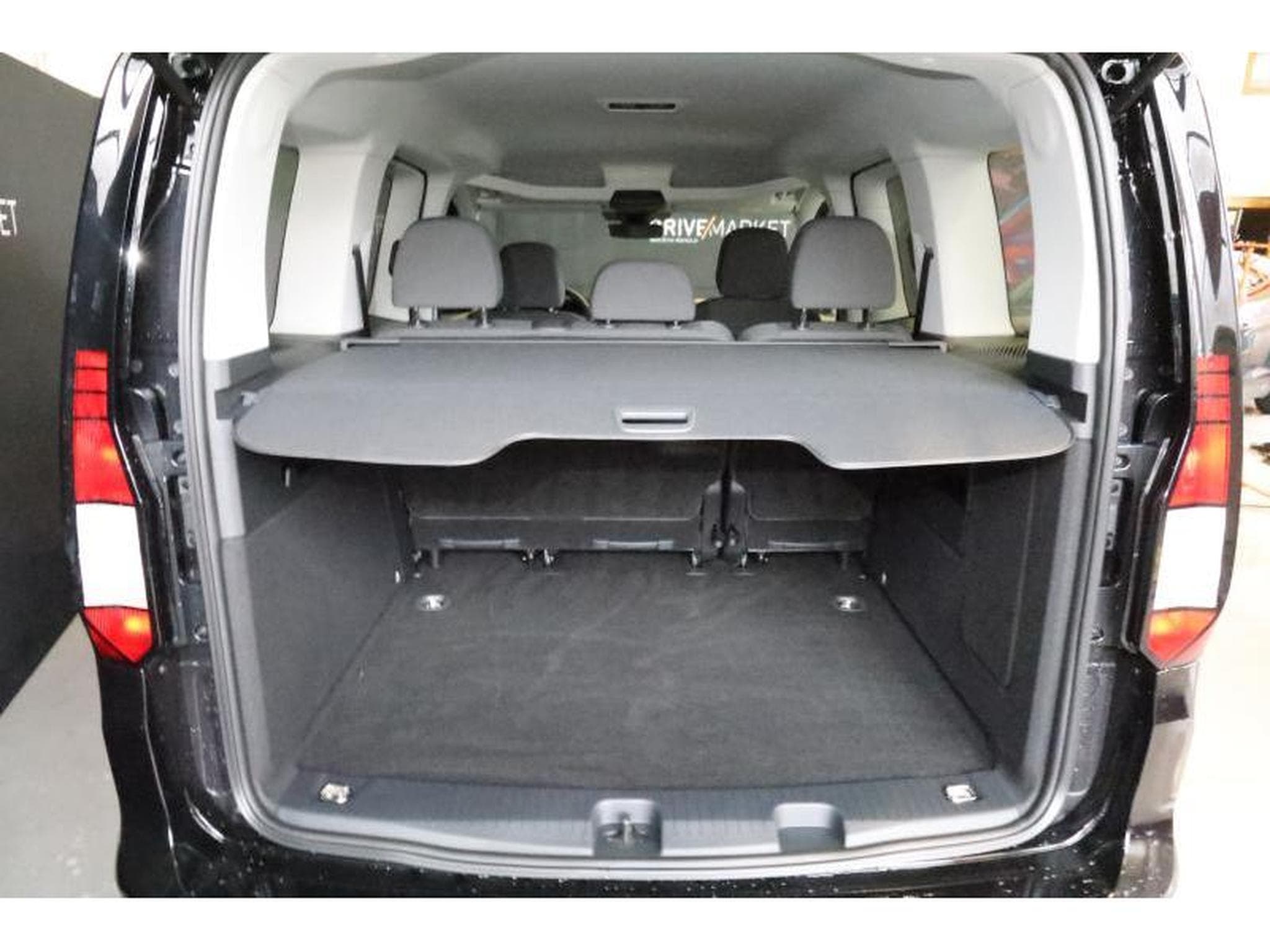 VW Caddy V Life (2024) - Photo 6