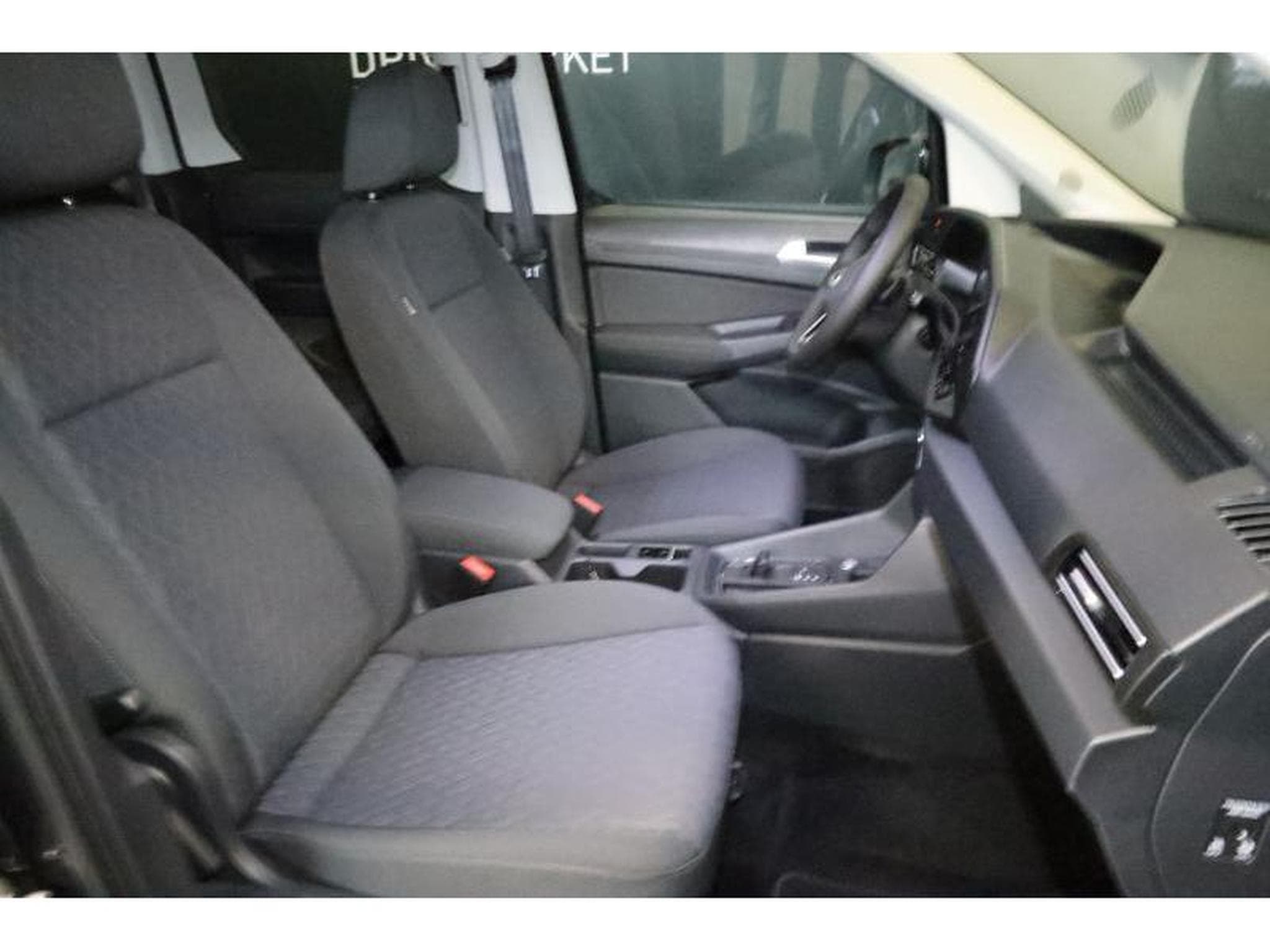 VW Caddy V Life (2024) - Photo 8