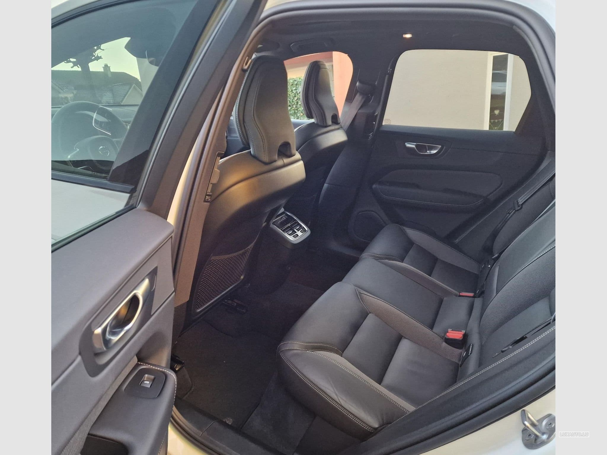 Volvo XC60 Ultimate dark (2023) - Photo 12