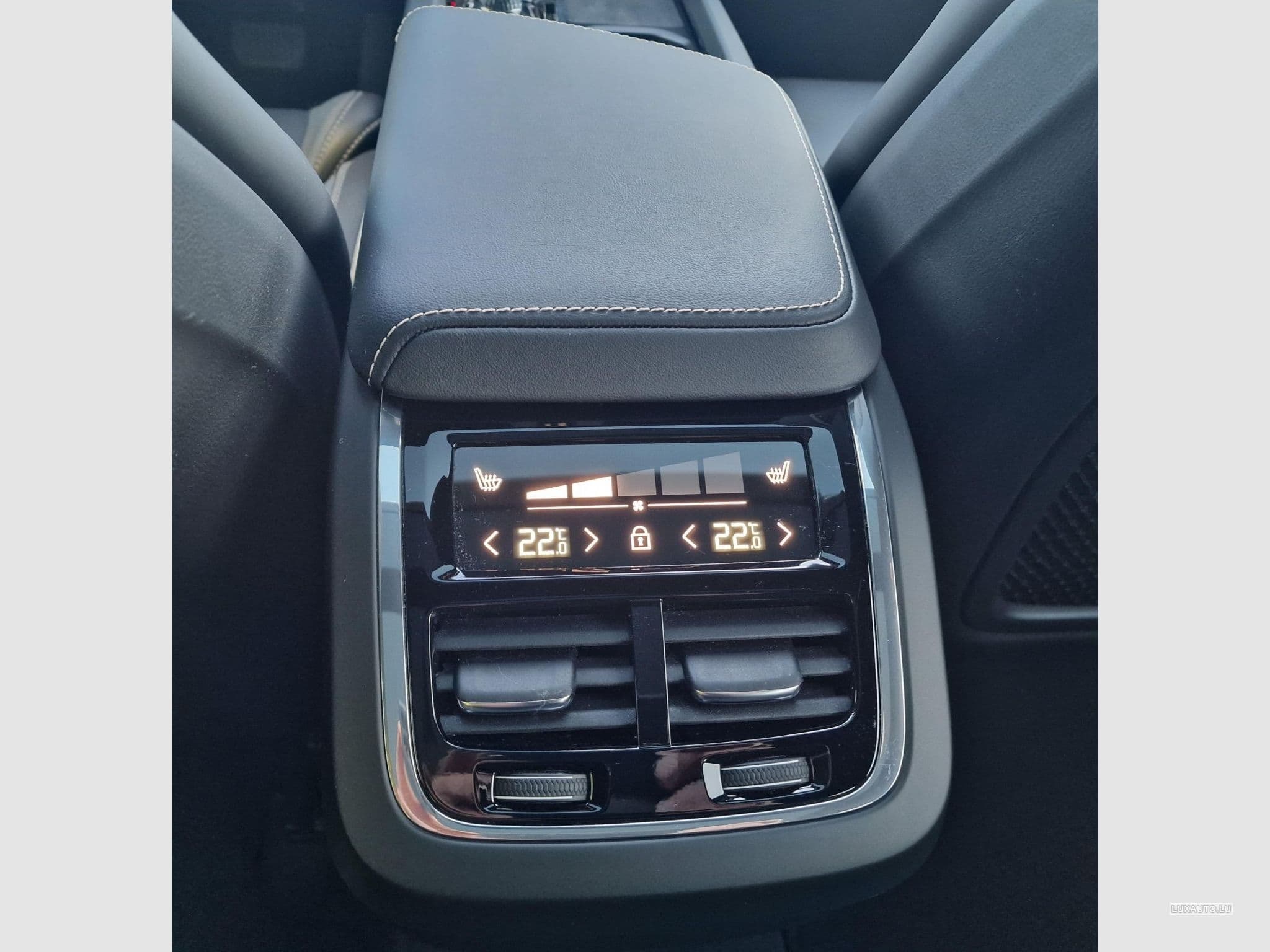 Volvo XC60 Ultimate dark (2023) - Photo 6