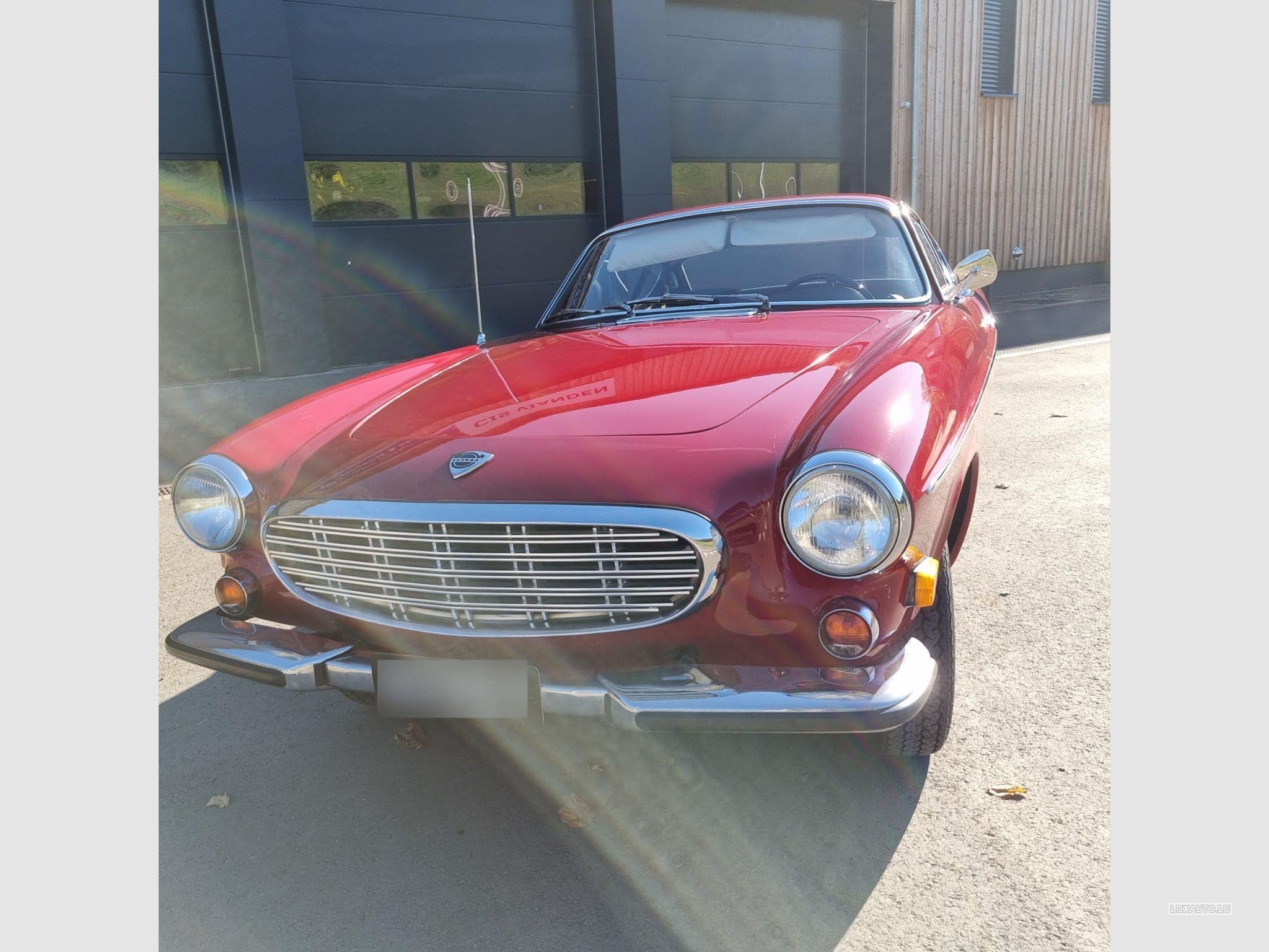 Volvo P1800 (1968) - Photo 1