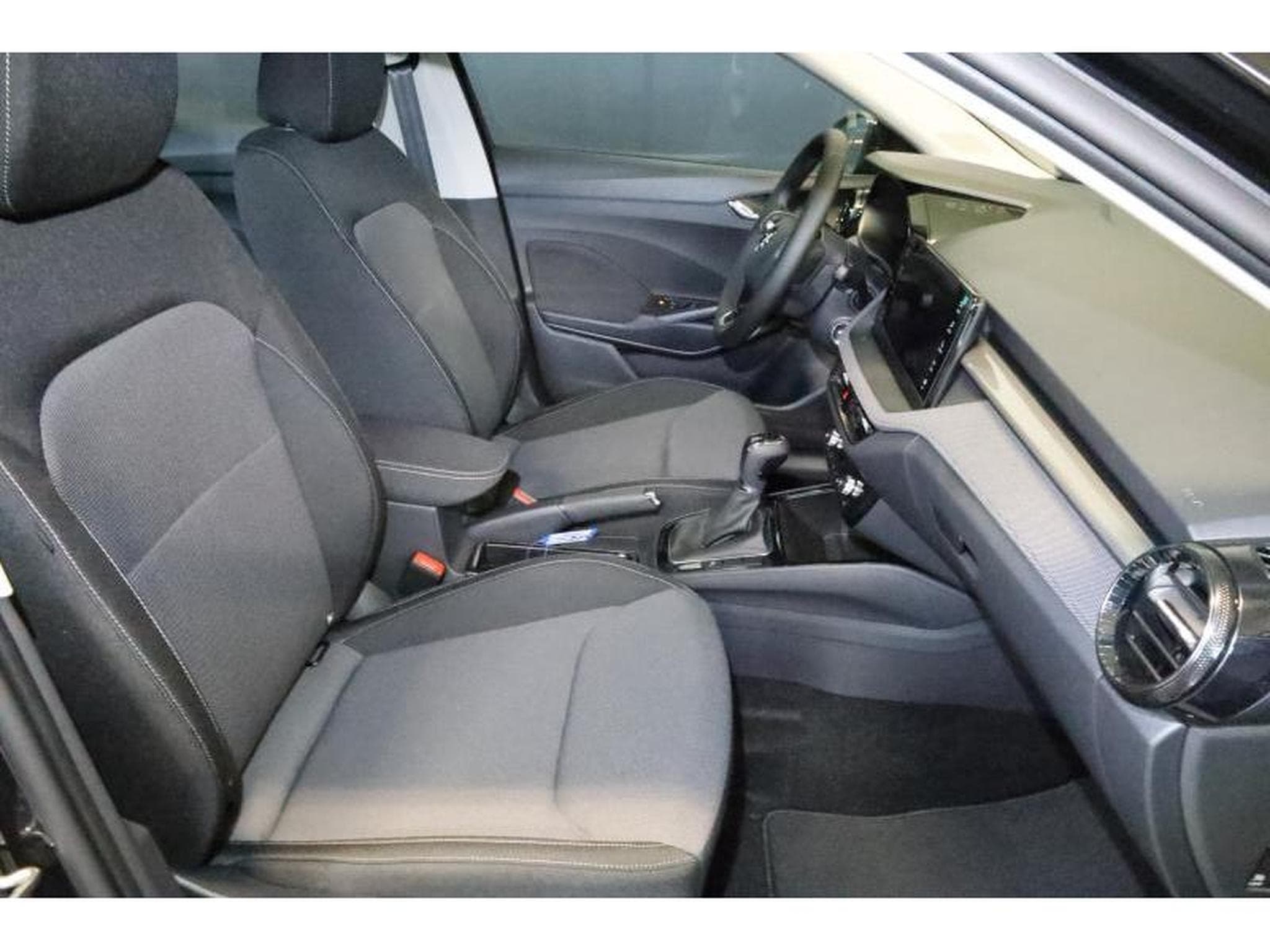 Skoda Fabia Selection (2024) - Photo 18
