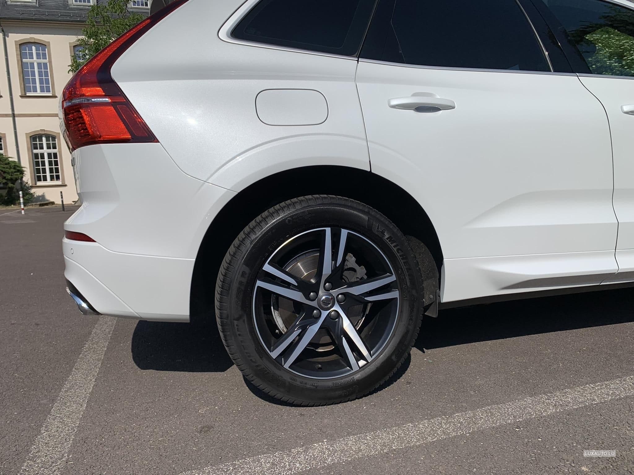 Volvo XC60 R-Design (2019) - Photo 10