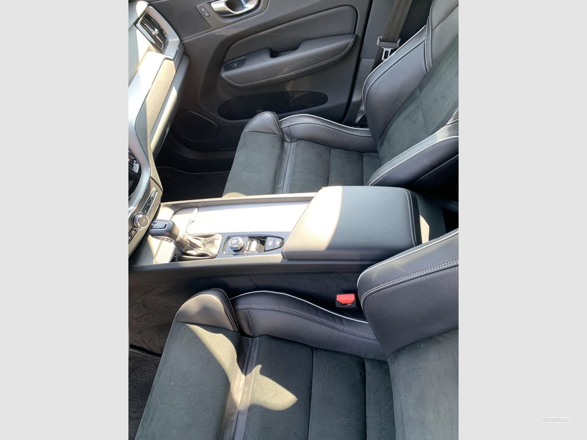Volvo XC60 R-Design (2019) - Photo 4