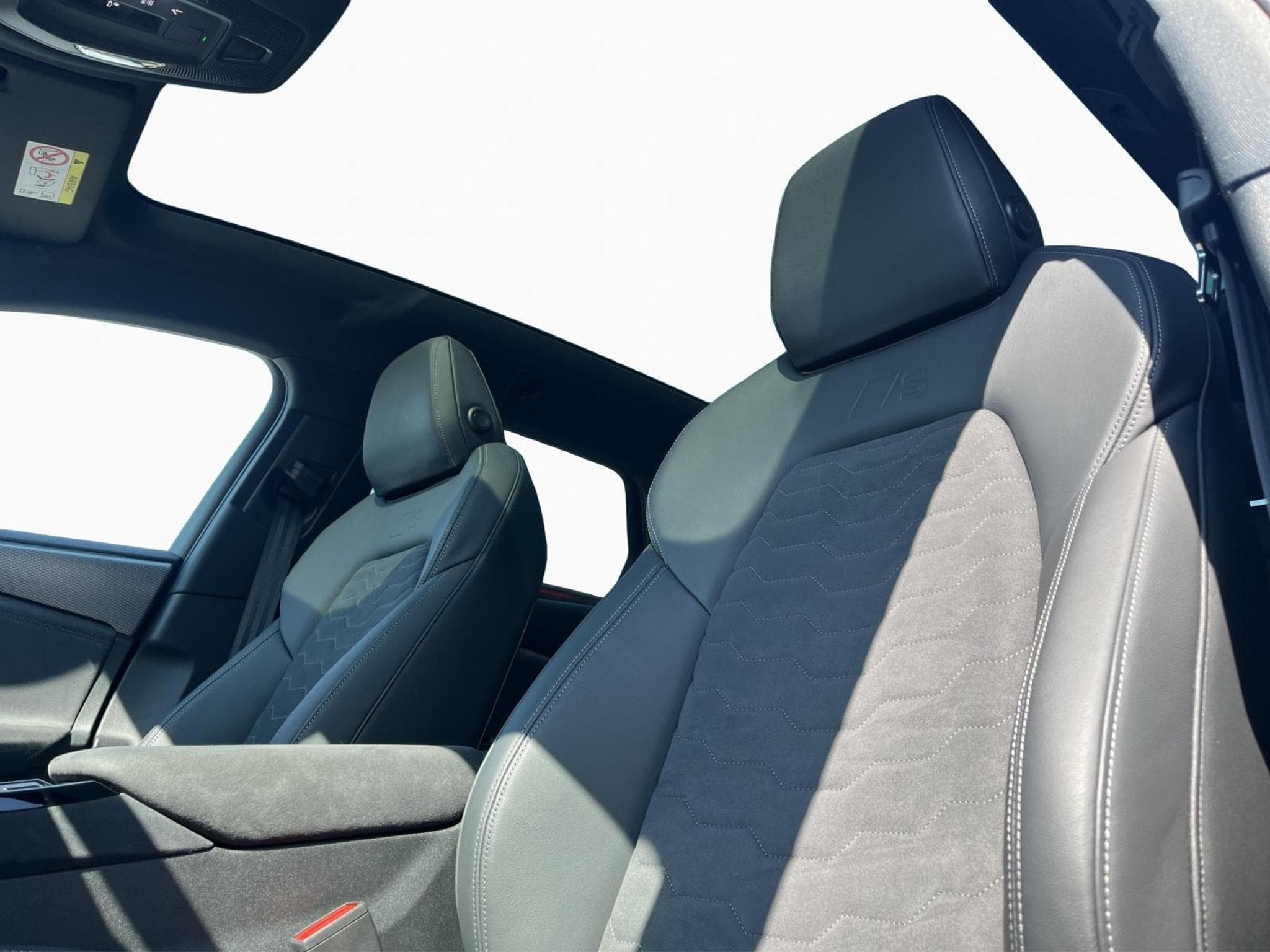 Audi A6 Edition Blue Avant e-tron (2025) - Photo 13