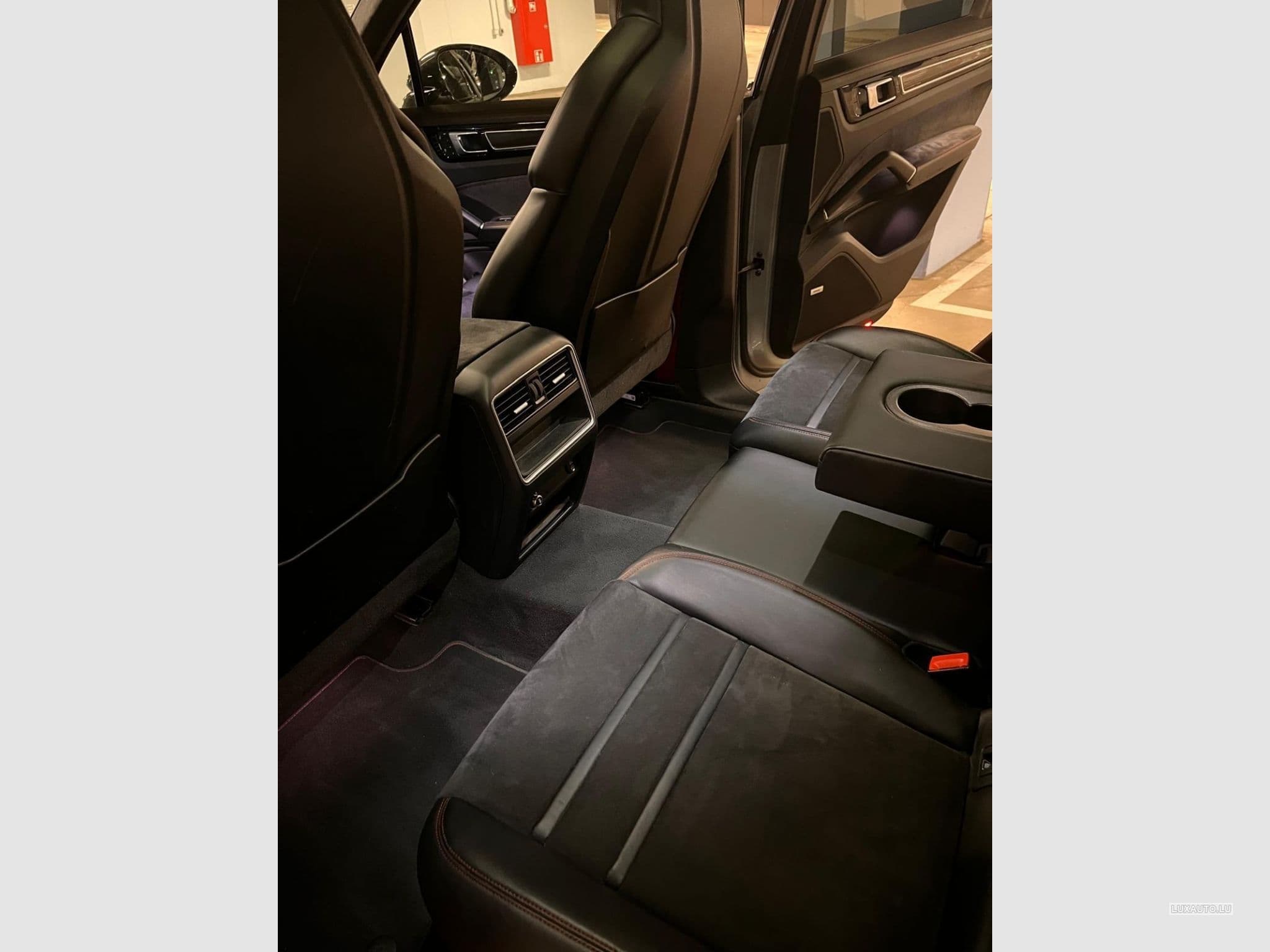 Porsche Cayenne GTS (2022) - Photo 10