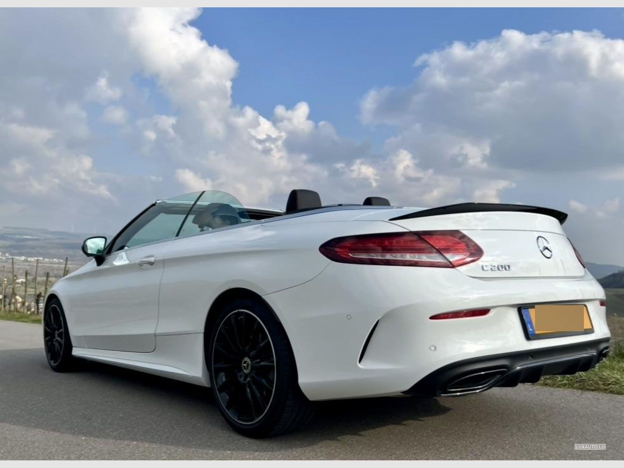 Mercedes C 200 AMG Cabriolet (2024) - Photo 2