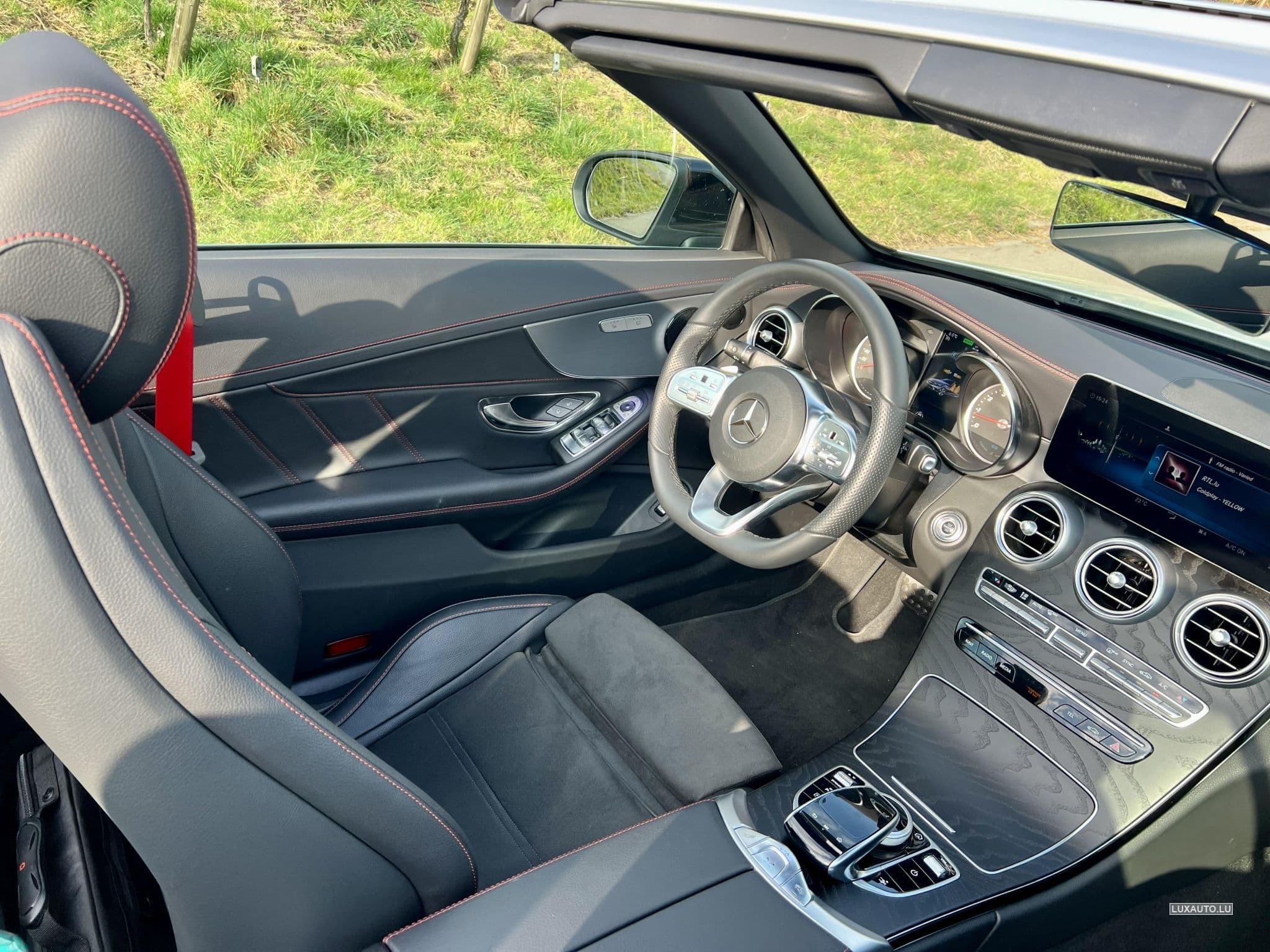 Mercedes C 200 AMG Cabriolet (2024) - Photo 9